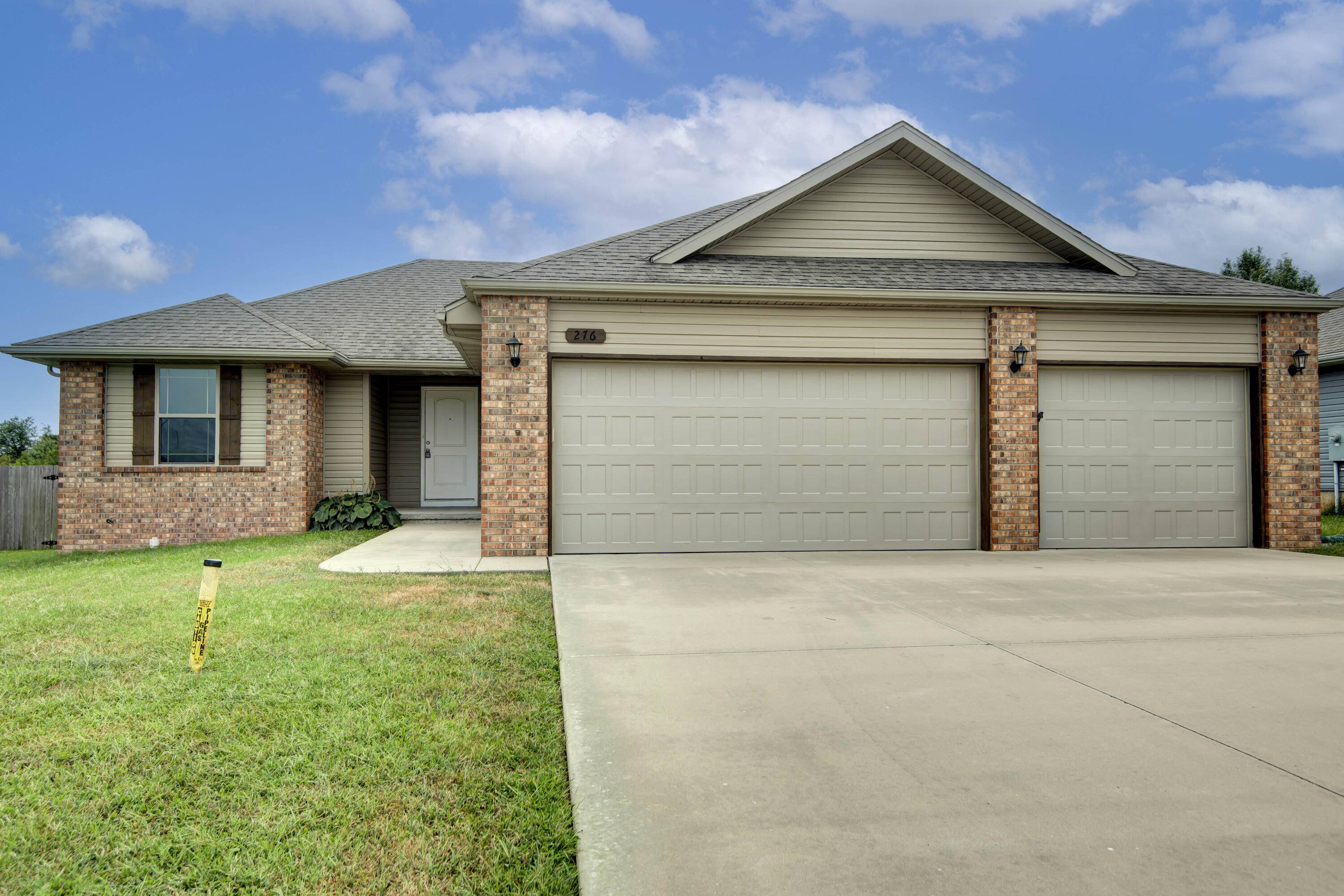 276 W Picardy ST, Republic, MO 65738