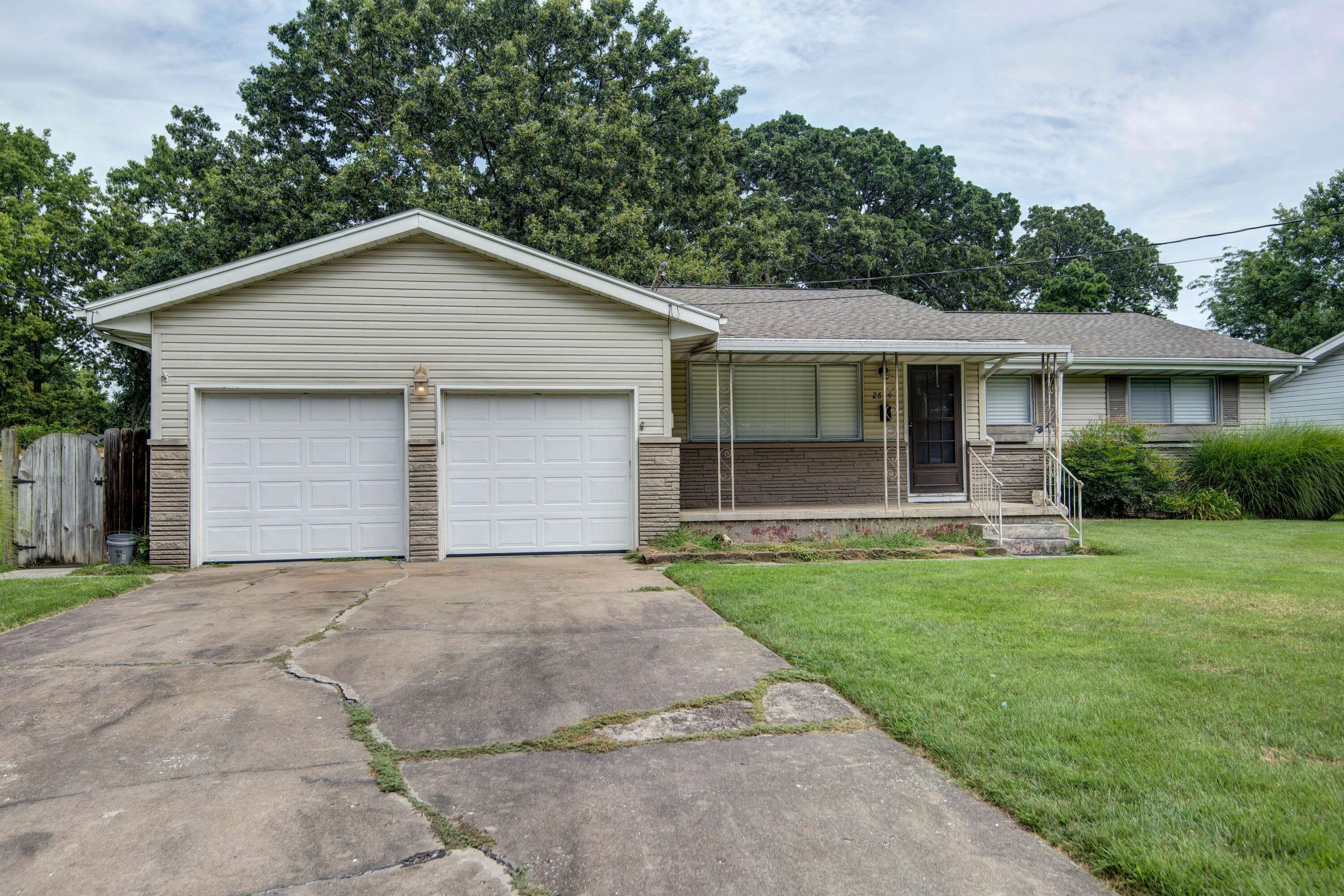 2619 E Stanford ST, Springfield, MO 65804