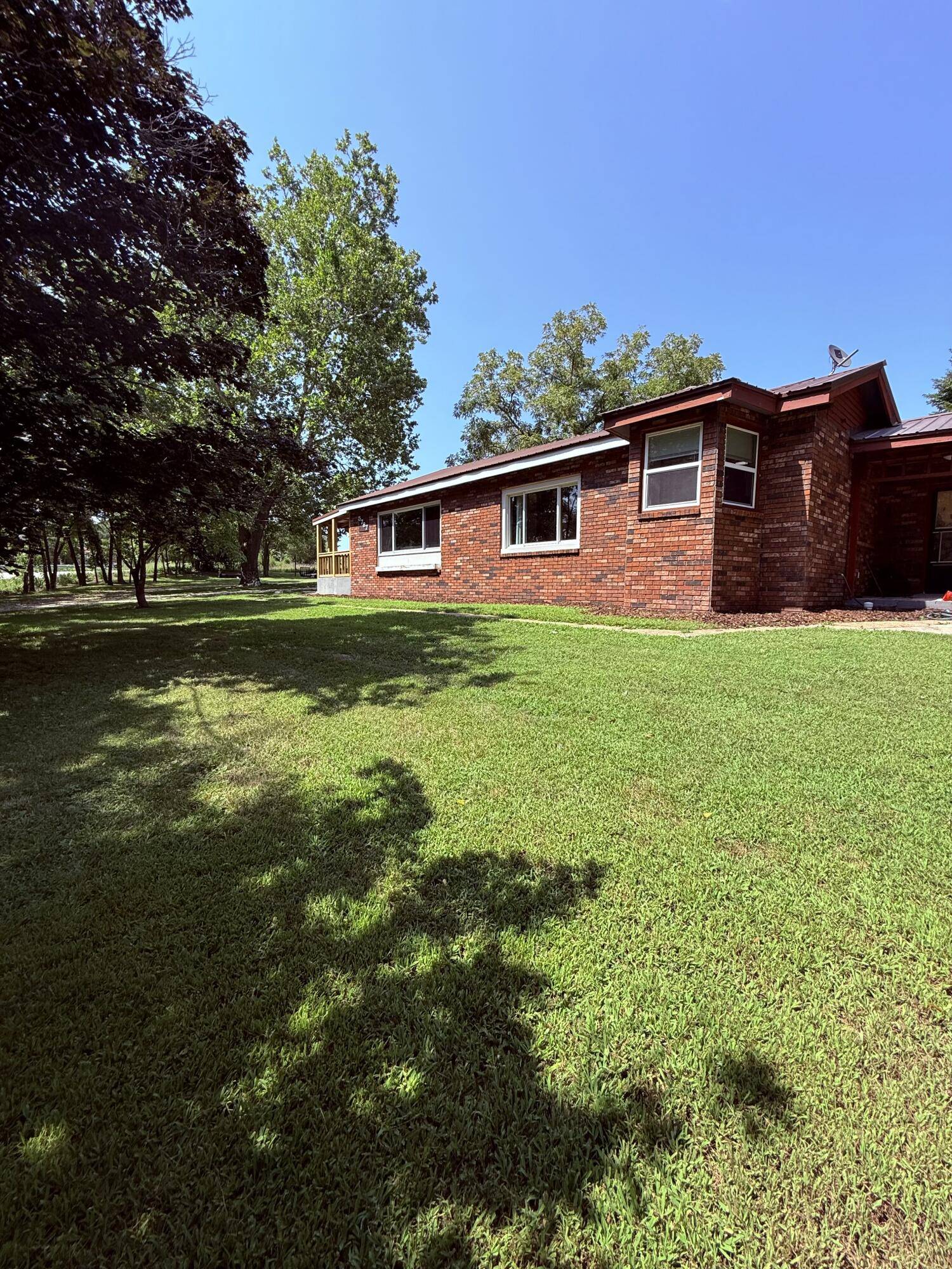 5787 Highway 63, Houston, MO 65483