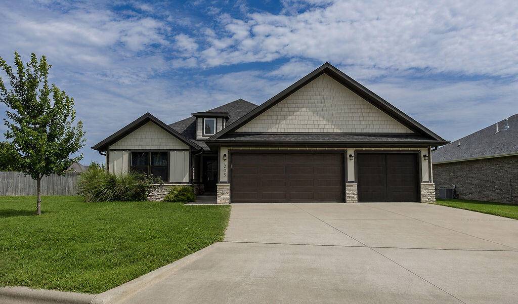 1205 W Denali DR, Nixa, MO 65714