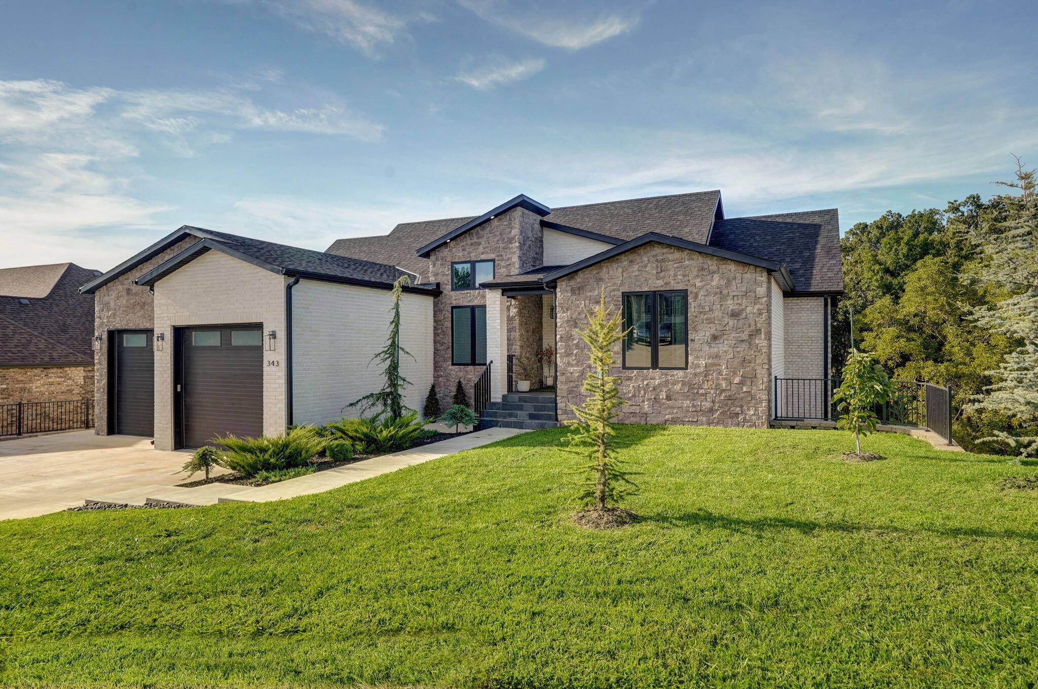 343 W Monarchwood DR, Nixa, MO 65714