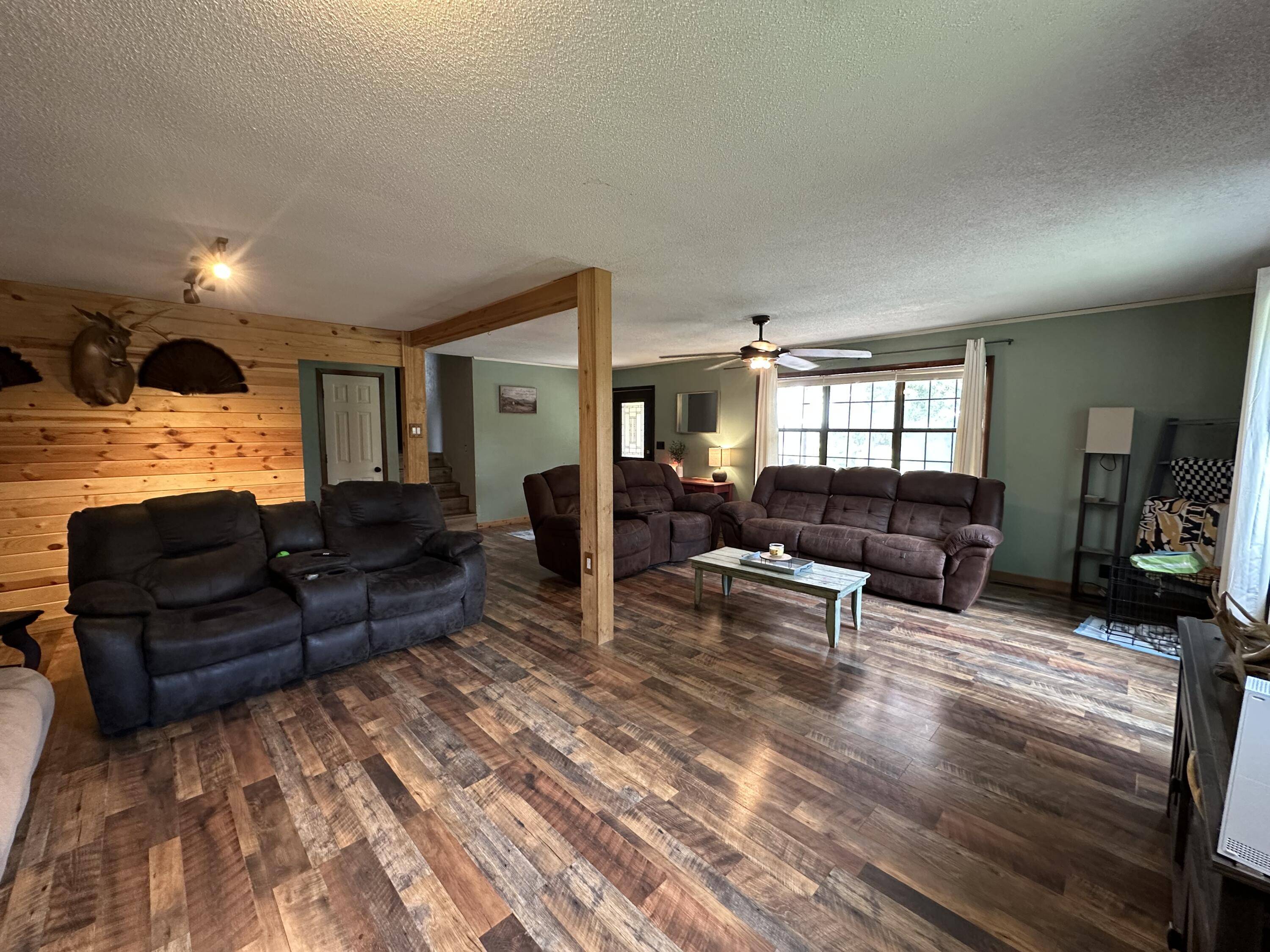 12233 Apple RD, Carthage, MO 64836