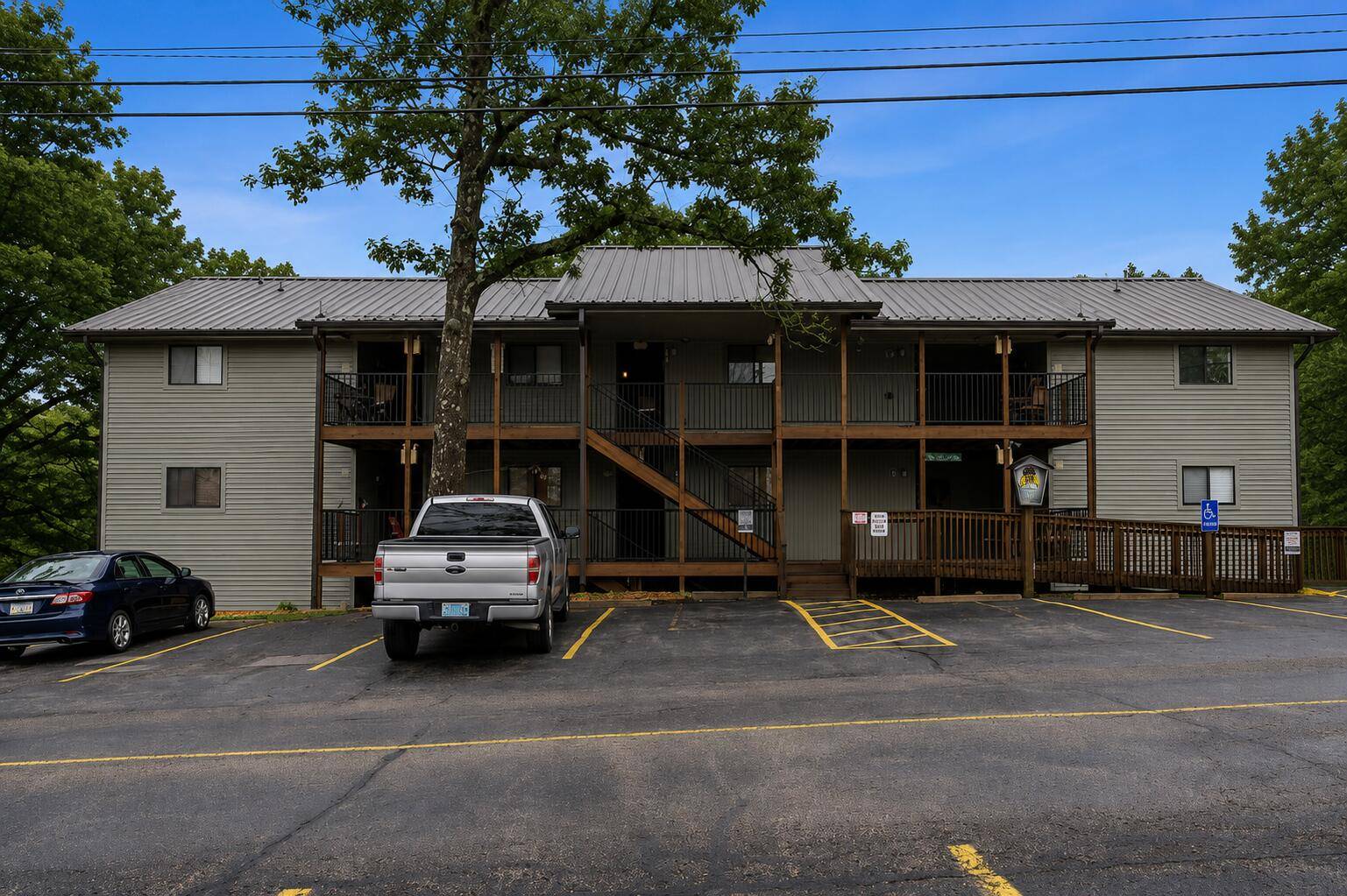 388 Notch LN #A, Reeds Spring, MO 65737