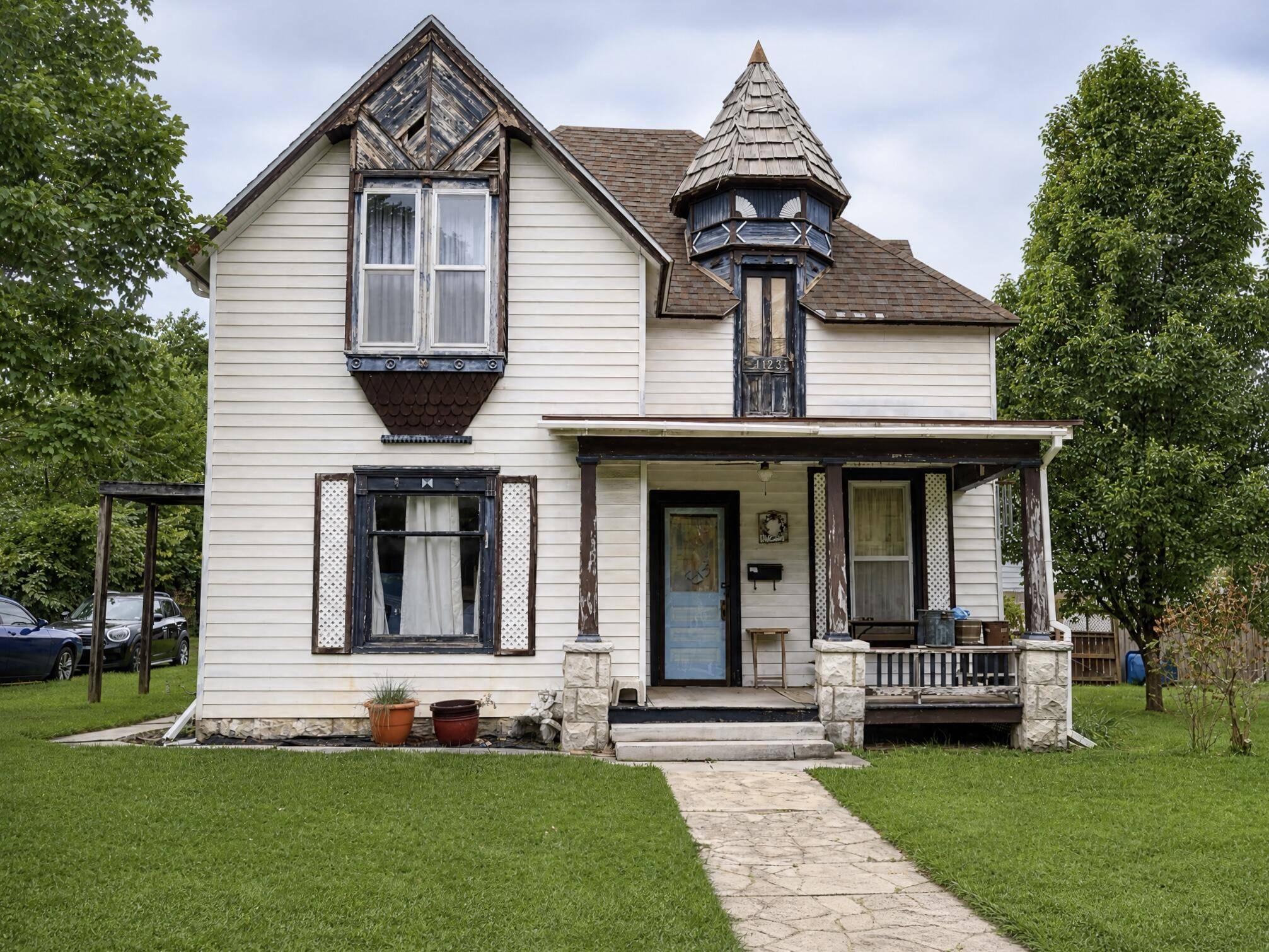 1123 S Maple ST, Carthage, MO 64836