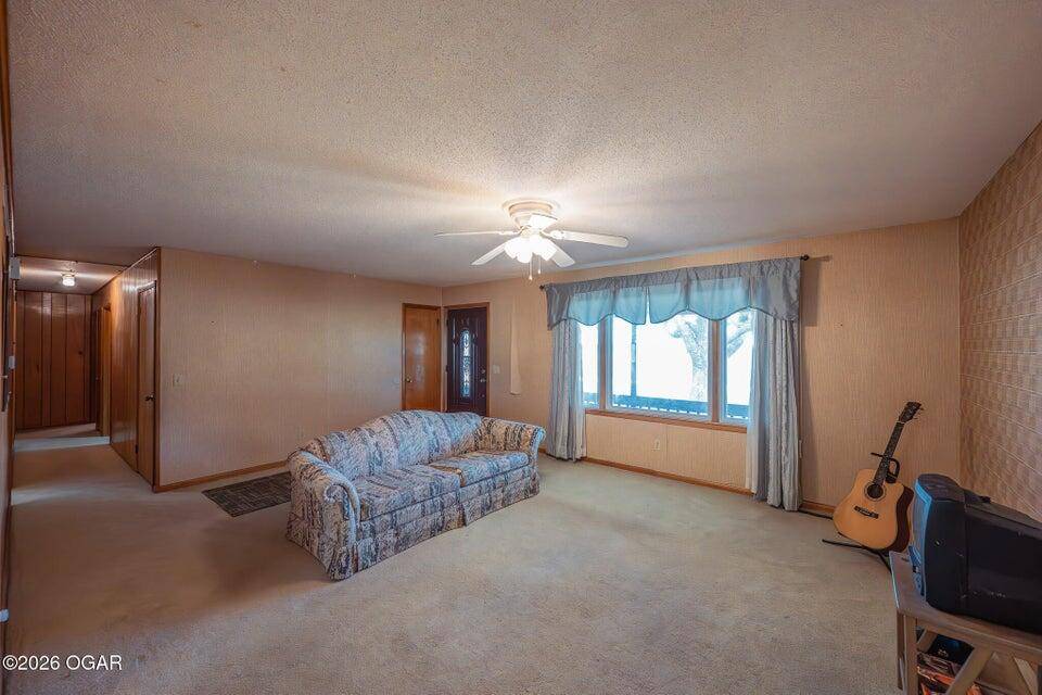 1710 Linda LN, Sarcoxie, MO 64862