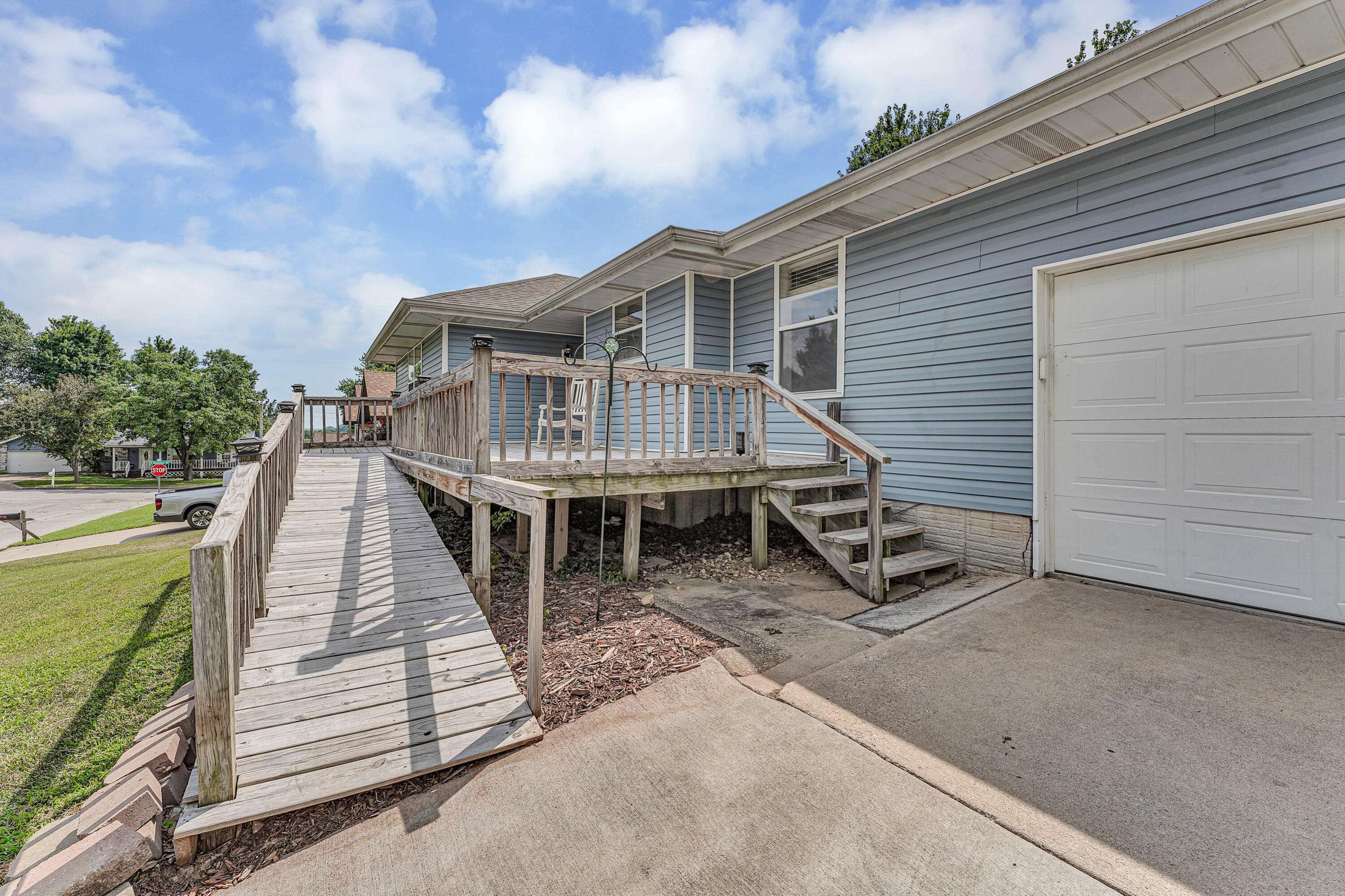 711 S Rice ST, Nixa, MO 65714