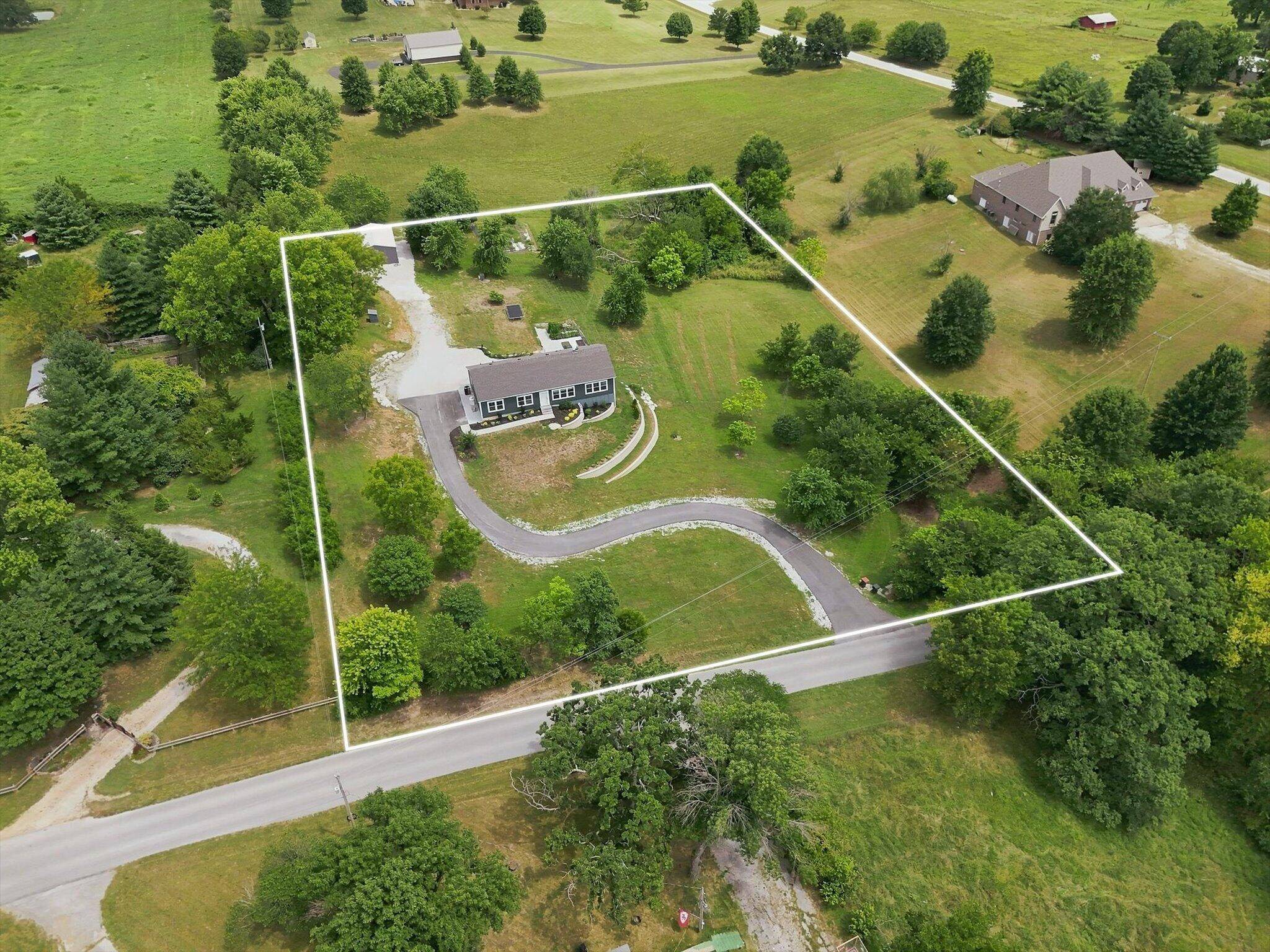 1768 S Gregg RD, Nixa, MO 65714