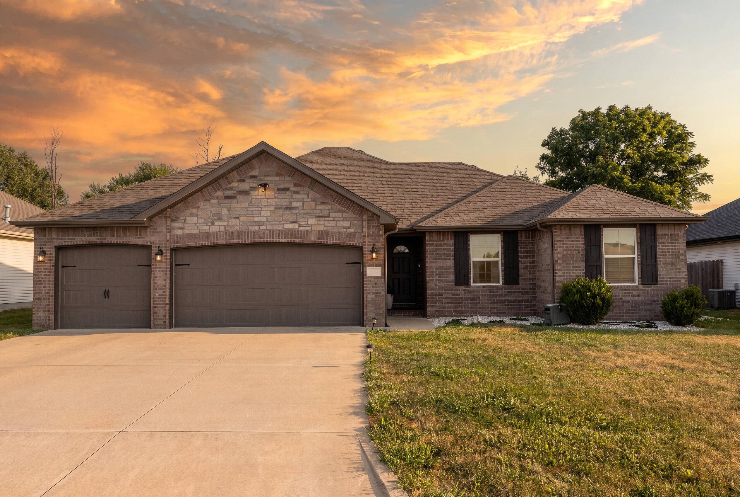 771 N Century AVE, Republic, MO 65738