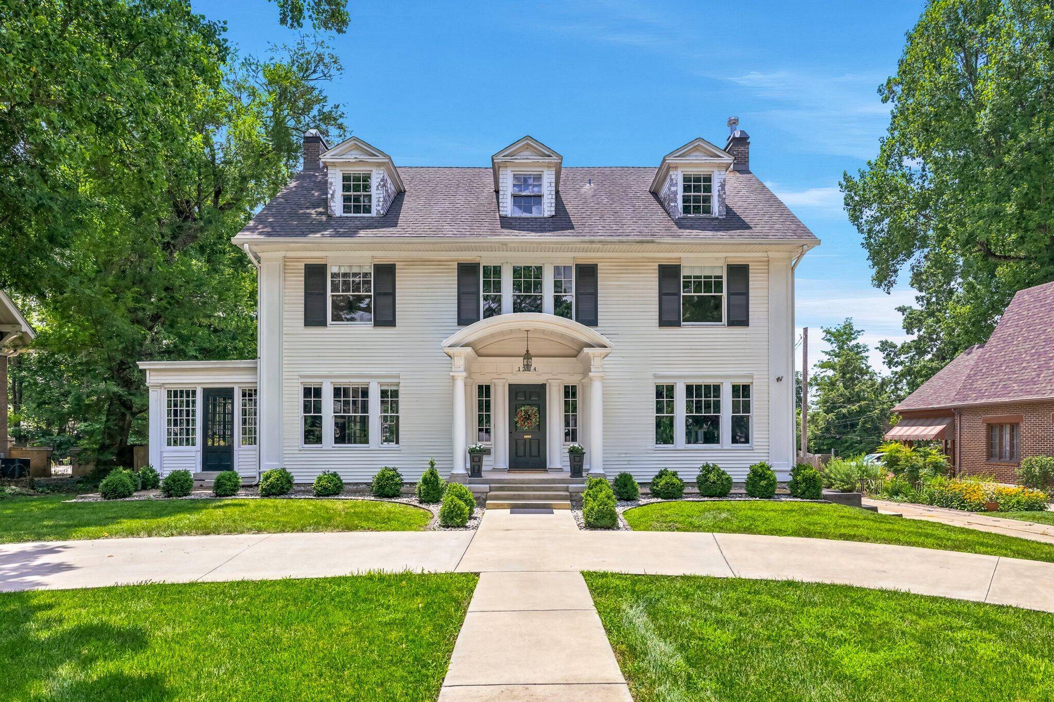 1234 E Walnut ST, Springfield, MO 65802