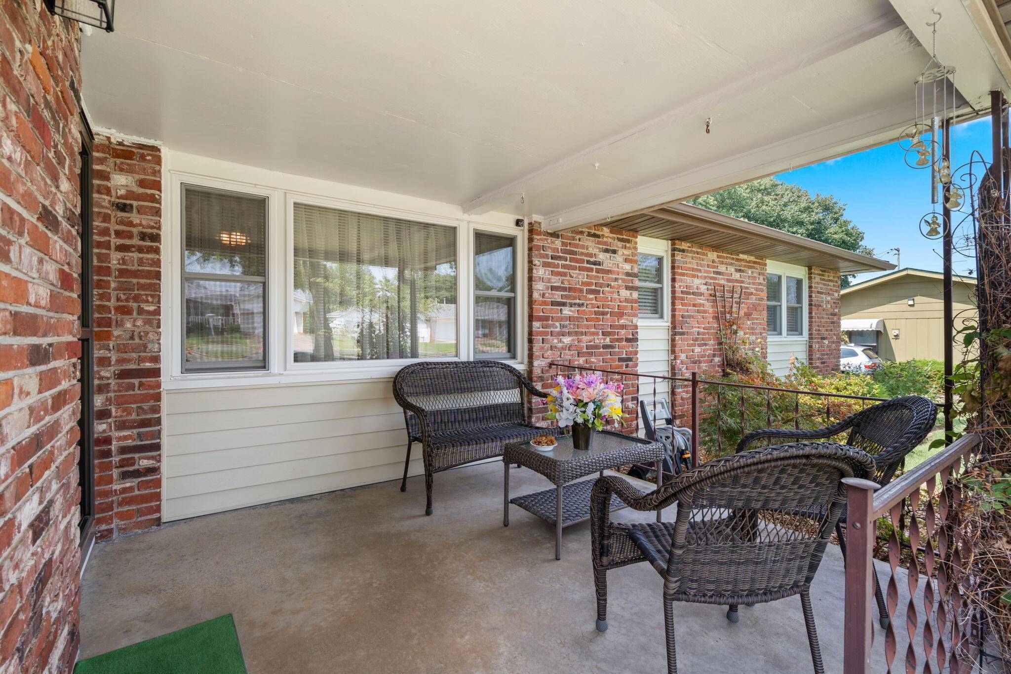 4006 W Juno ST, Springfield, MO 65802