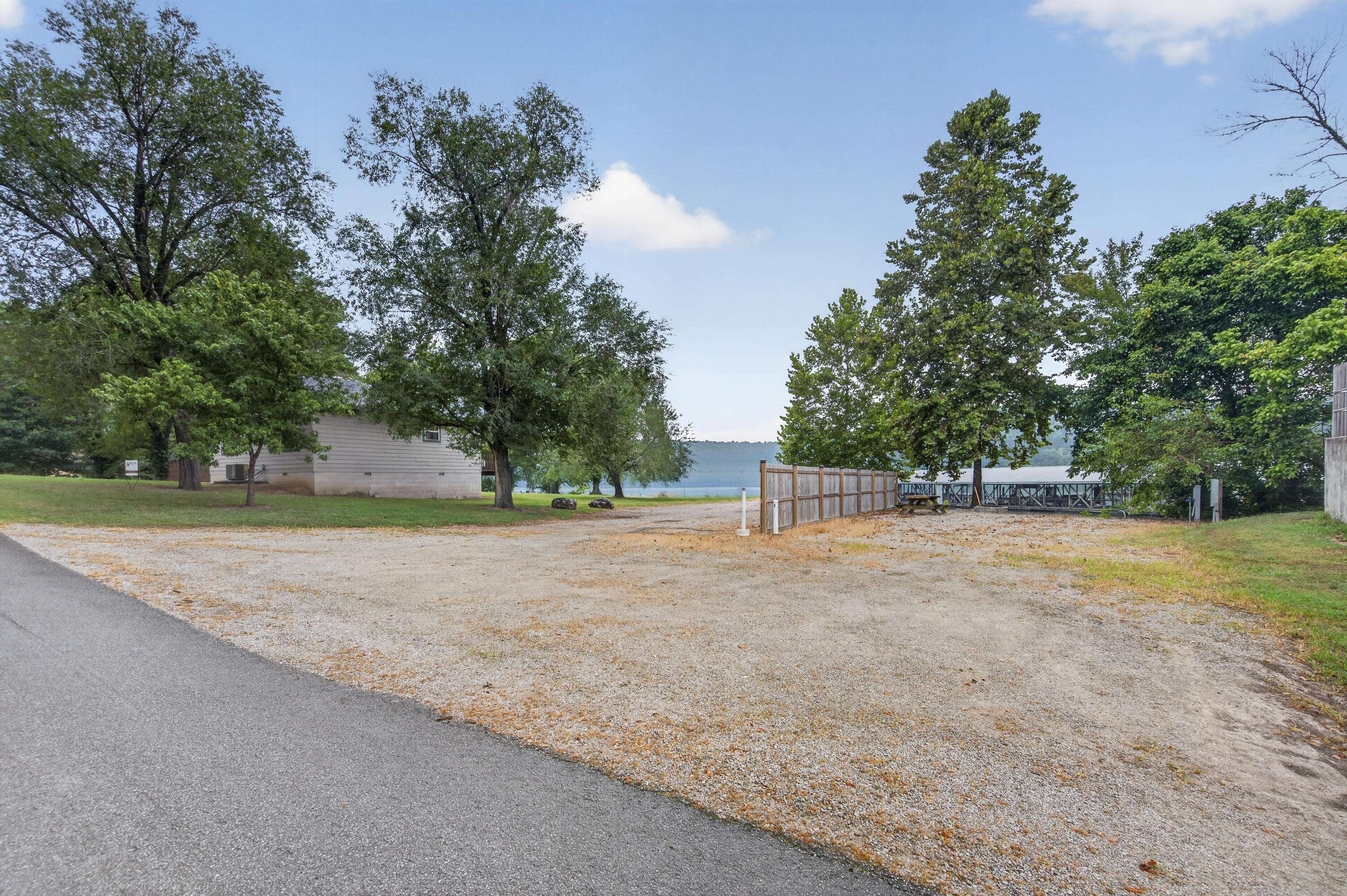 375 B Edgewater Beach CIR, Forsyth, MO 65653