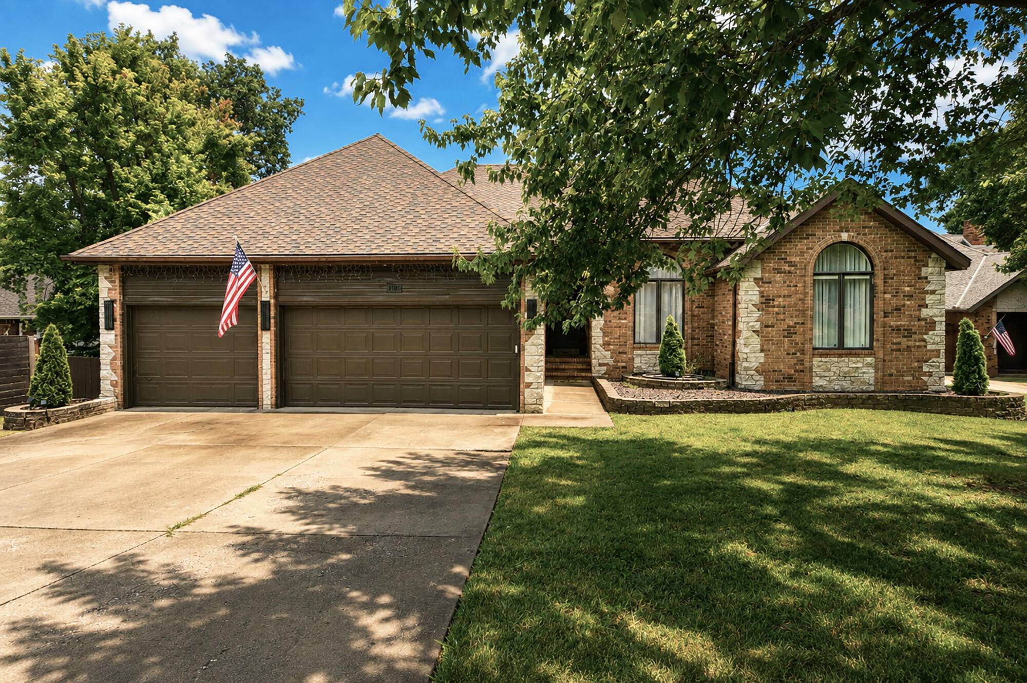 4916 S Buckingham LN, Springfield, MO 65810
