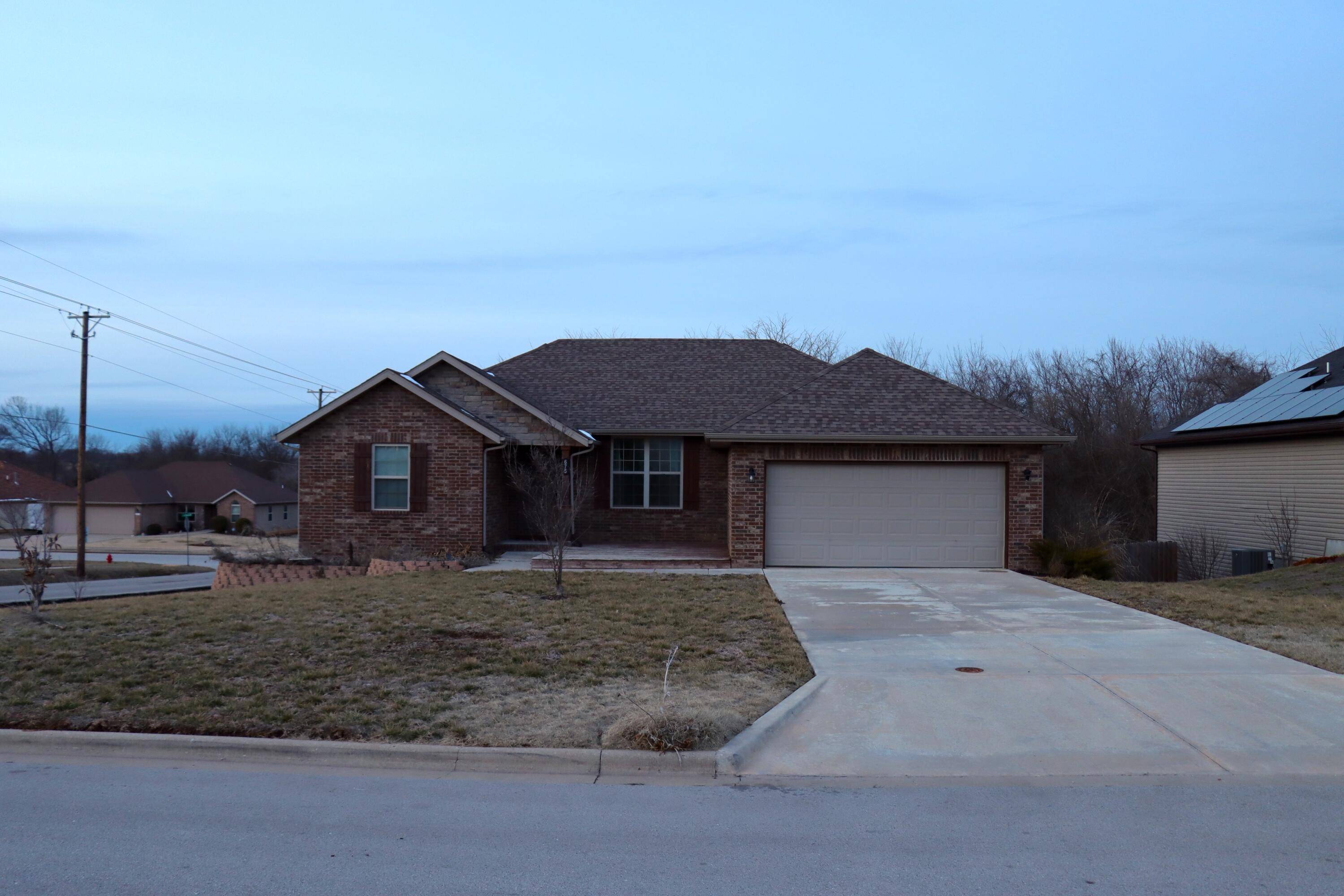675 E Simpson ST, Willard, MO 65781