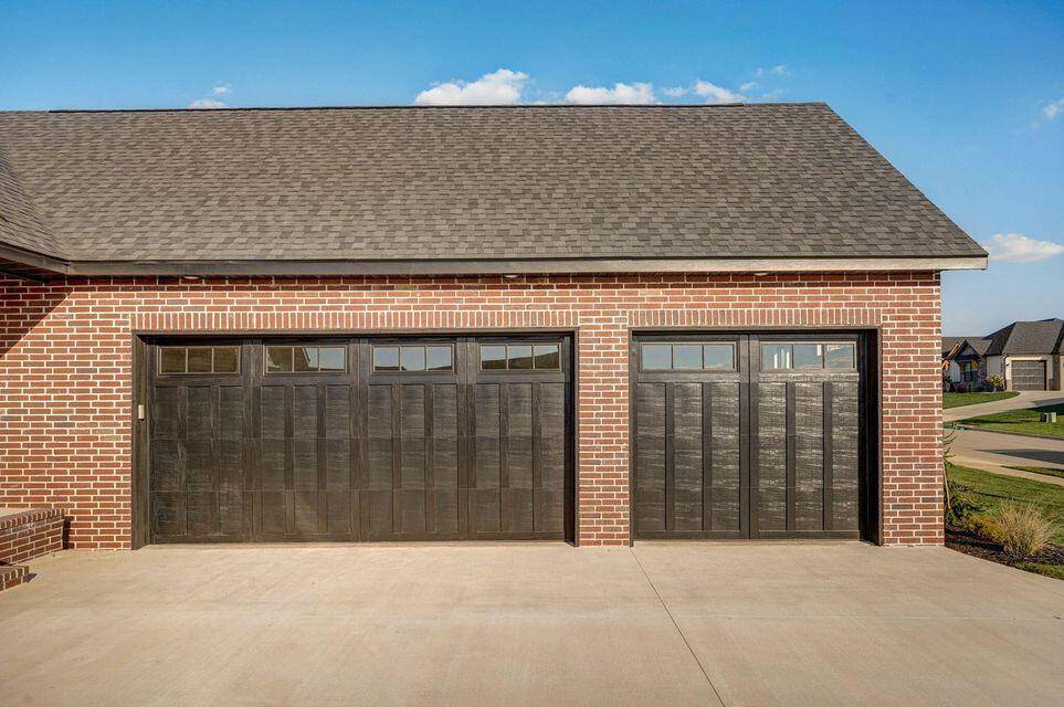 1837 E Cobblestone DR, Ozark, MO 65721