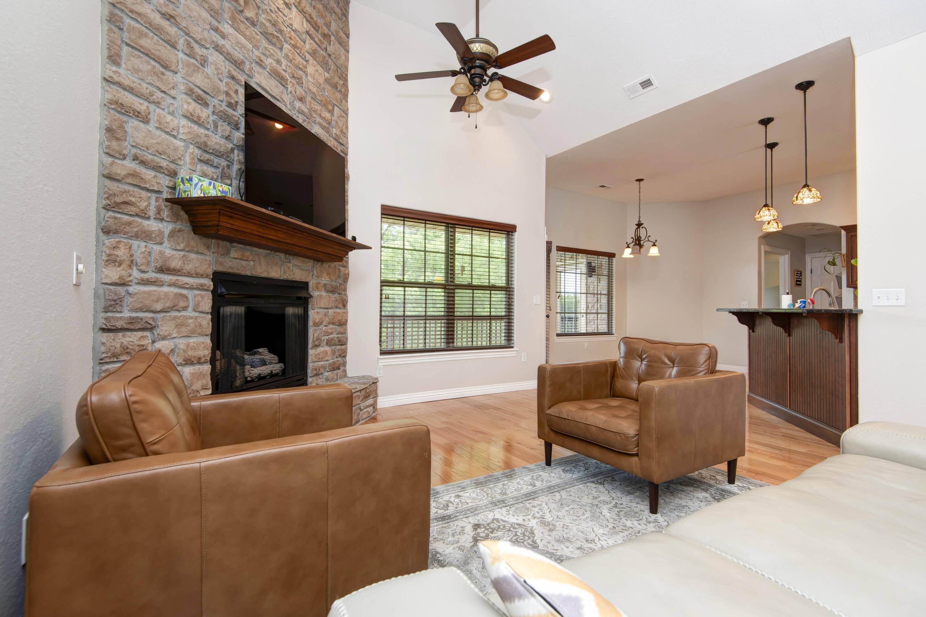4649 Silo Hills DR, Springfield, MO 65802