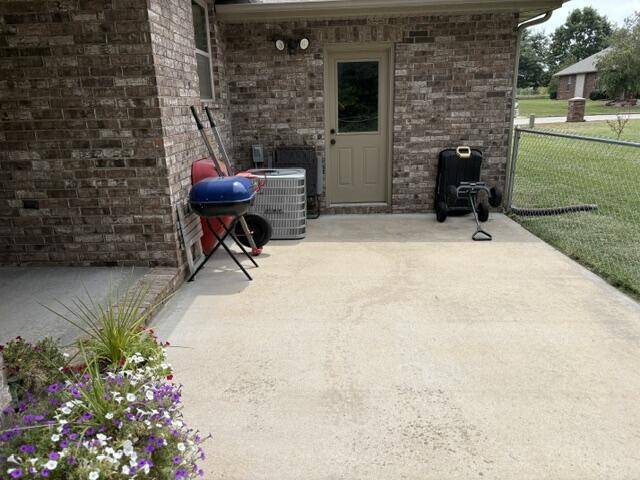 1103 Chicory LN, Aurora, MO 65605