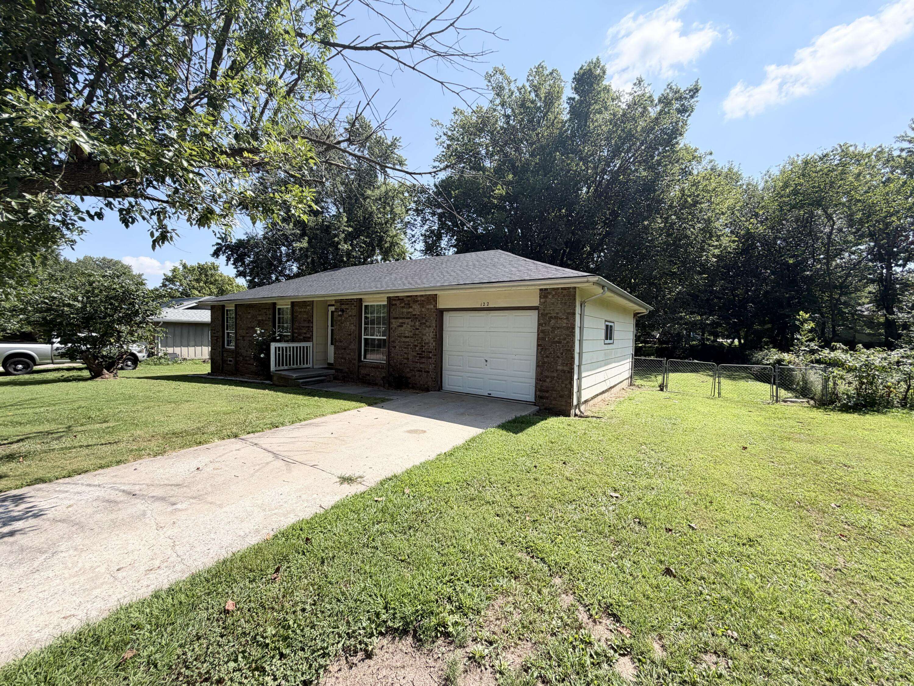 122 N Pinewood AVE, Republic, MO 65738