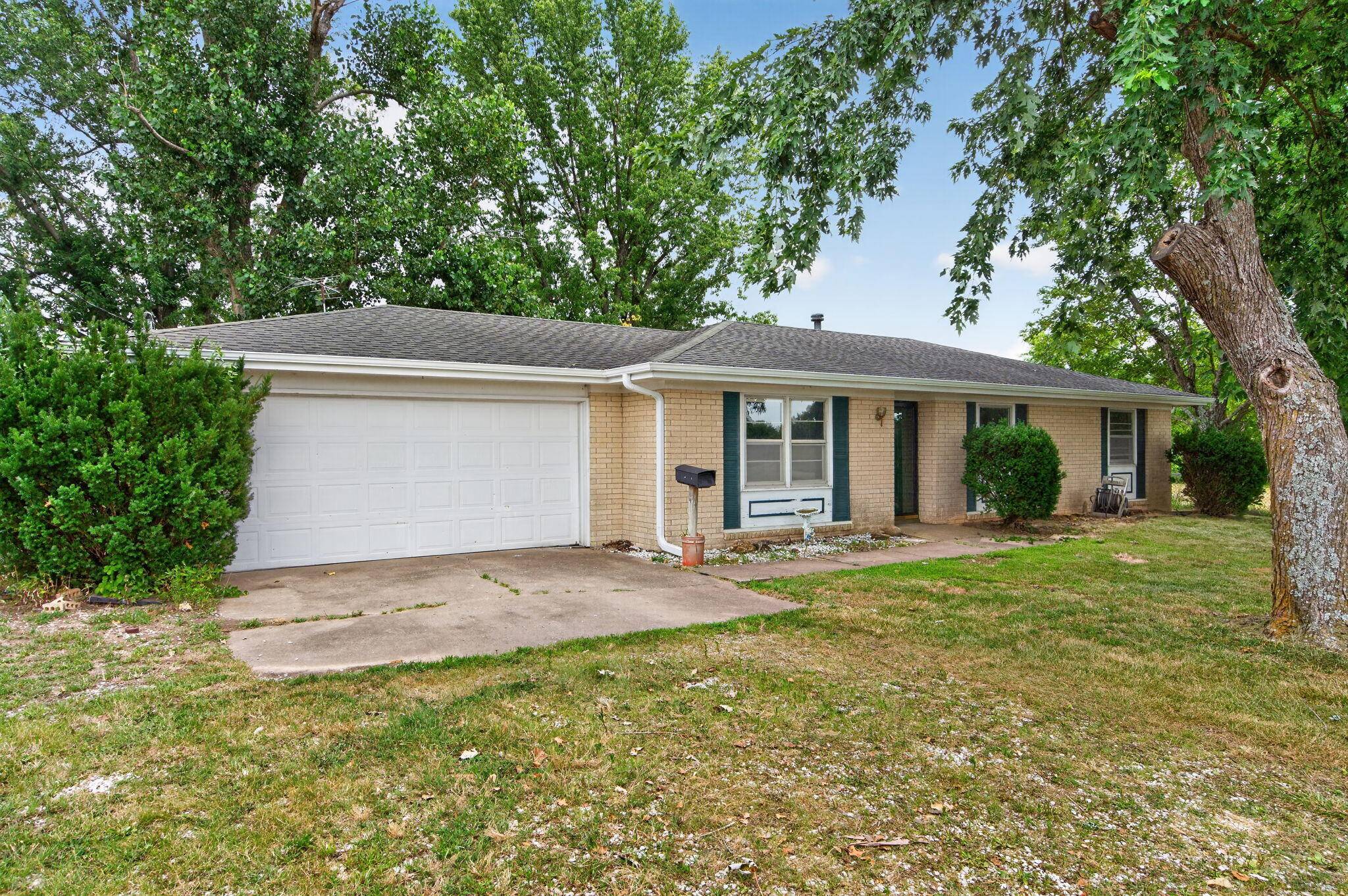 2068 N State Highway T, Bois D Arc, MO 65612