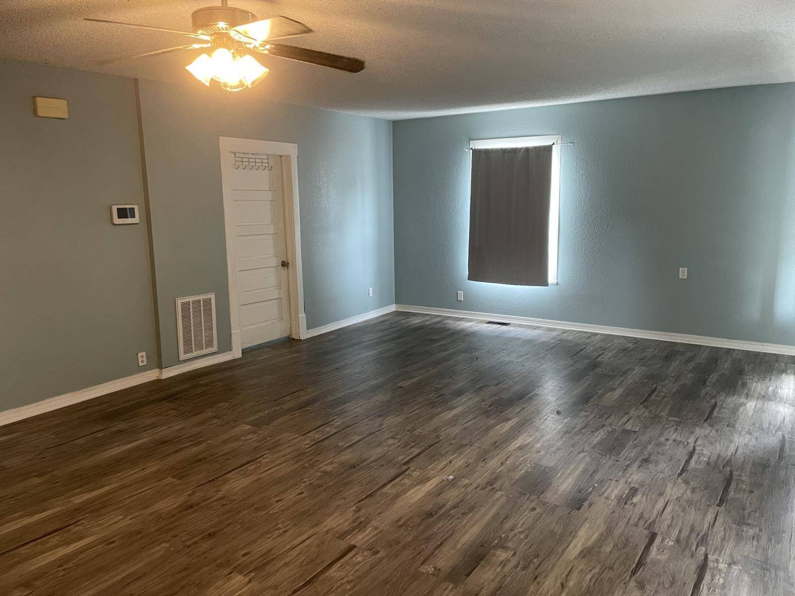 1107 Nelson ST, Webb City, MO 64870