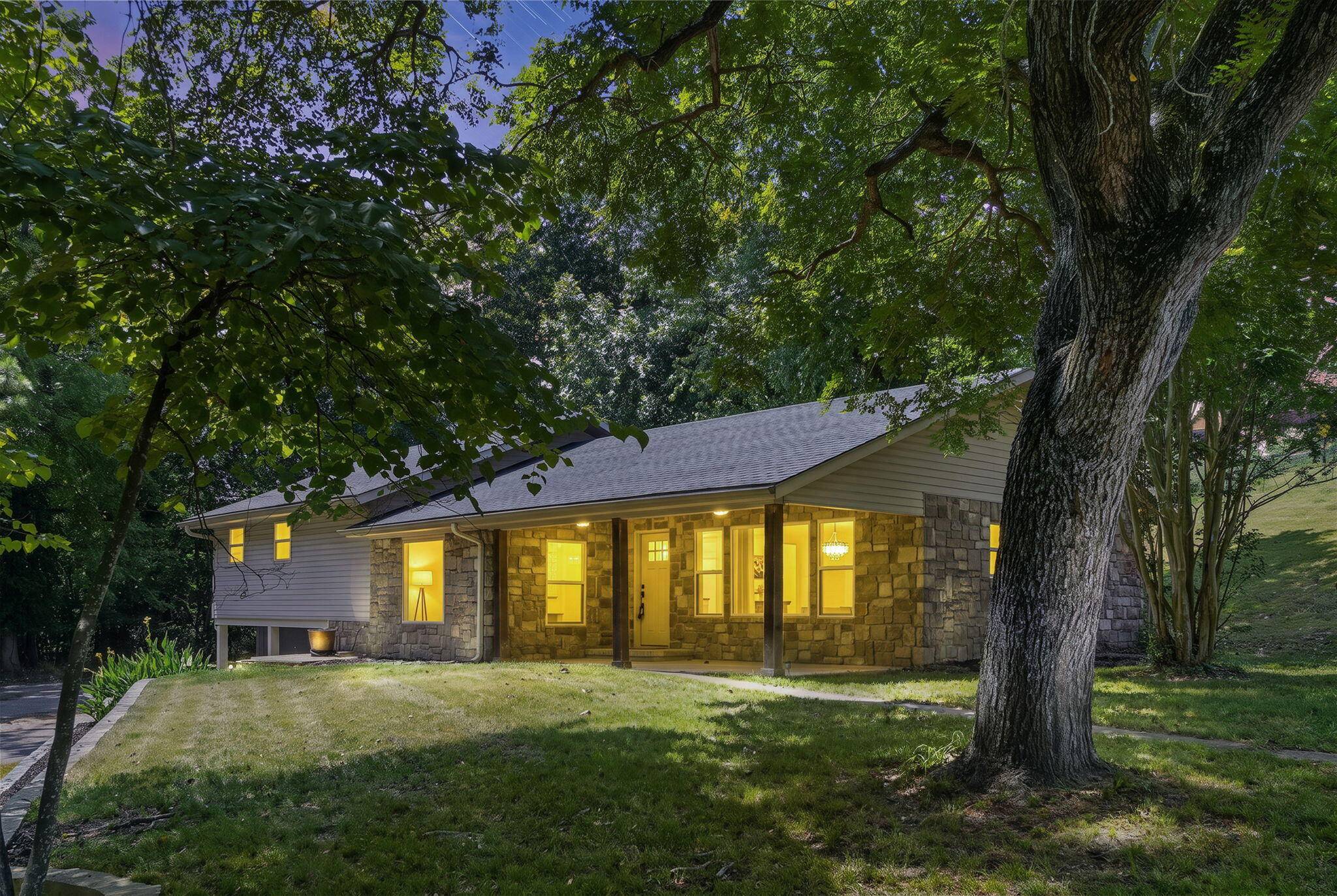 18317 Collins RD, Springdale, AR 72764