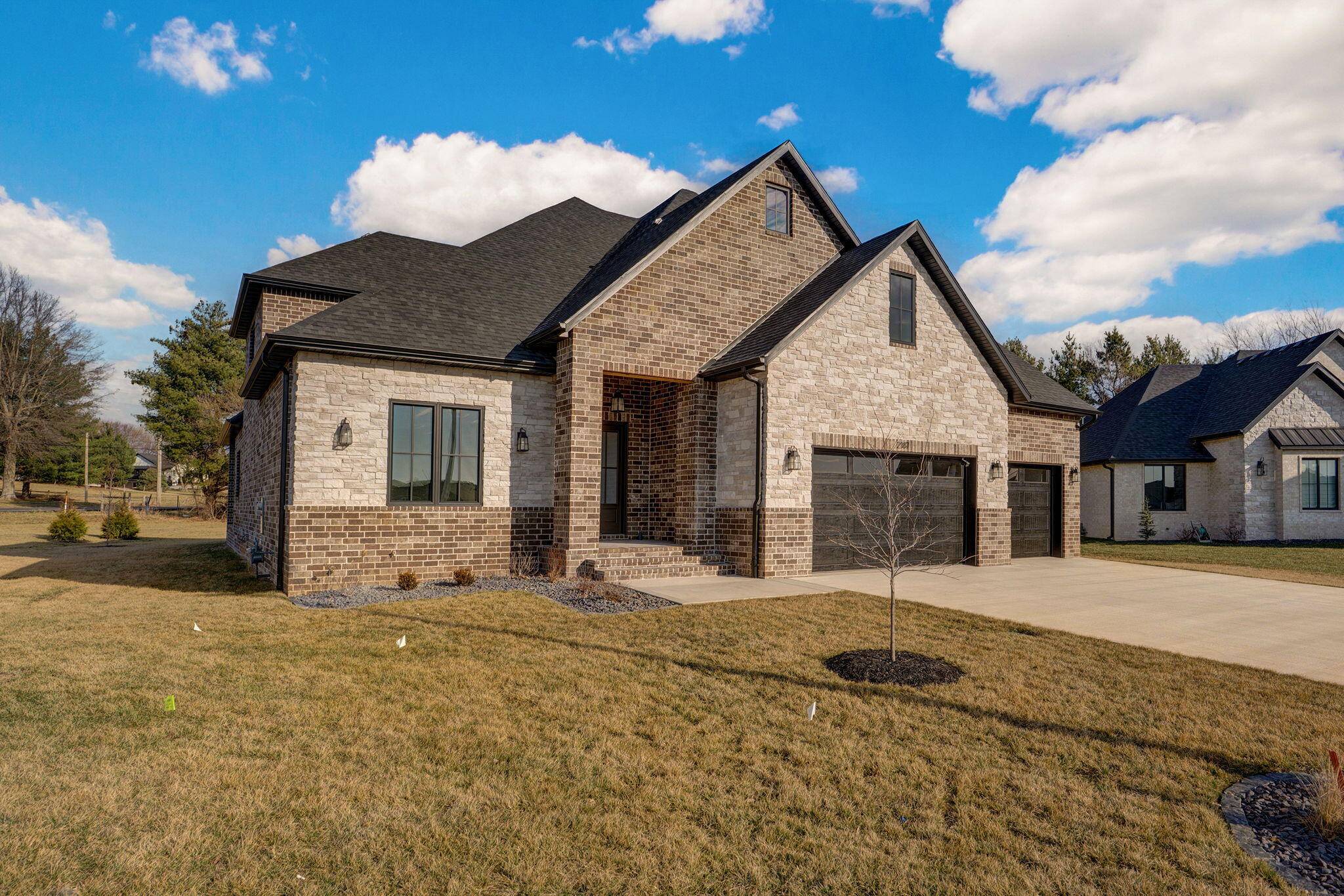 2187 N Silver Charm AVE, Springfield, MO 65802