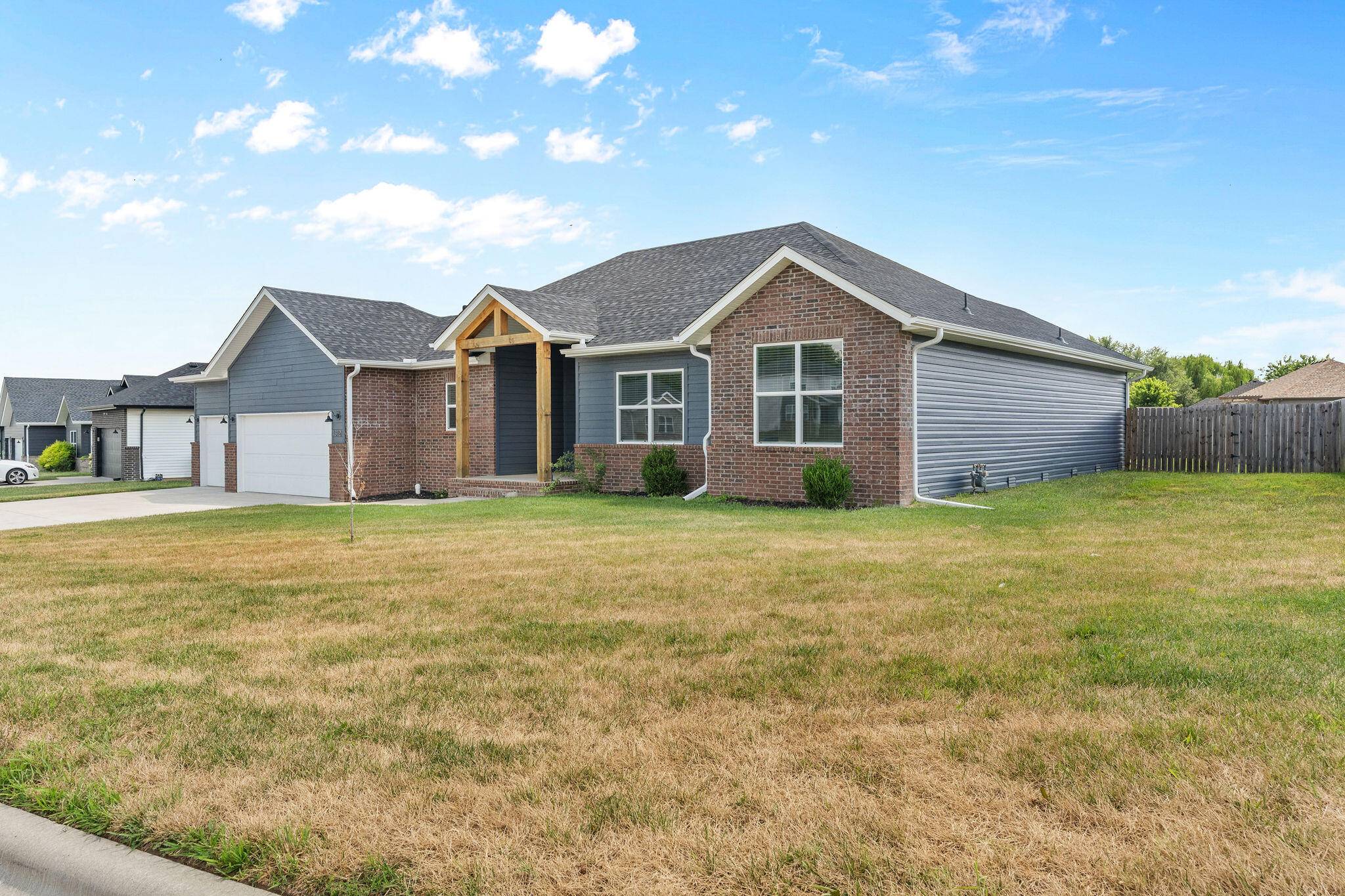 1312 S Birch AVE, Springfield, MO 65802
