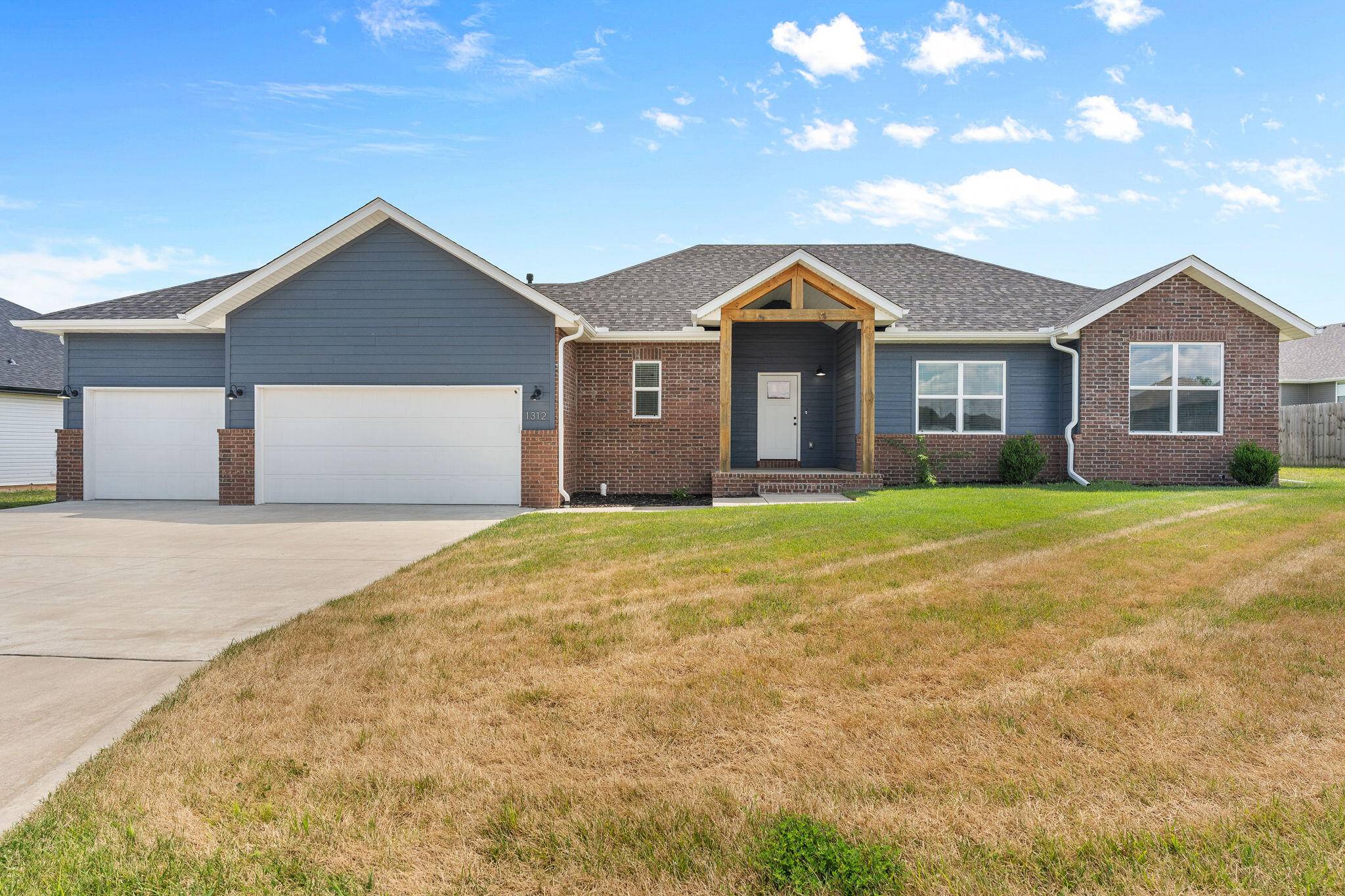 1312 S Birch AVE, Springfield, MO 65802