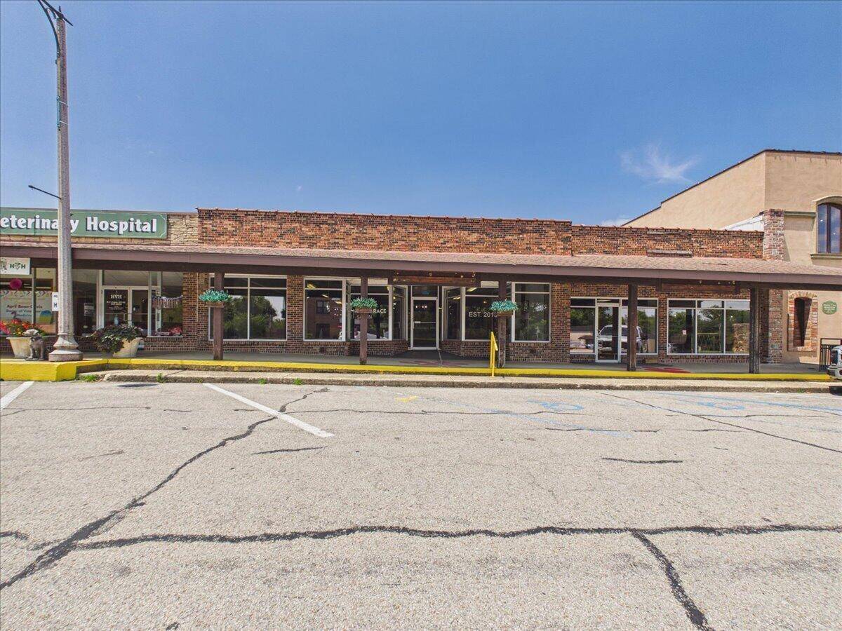 213 N Grand AVE, Houston, MO 65483