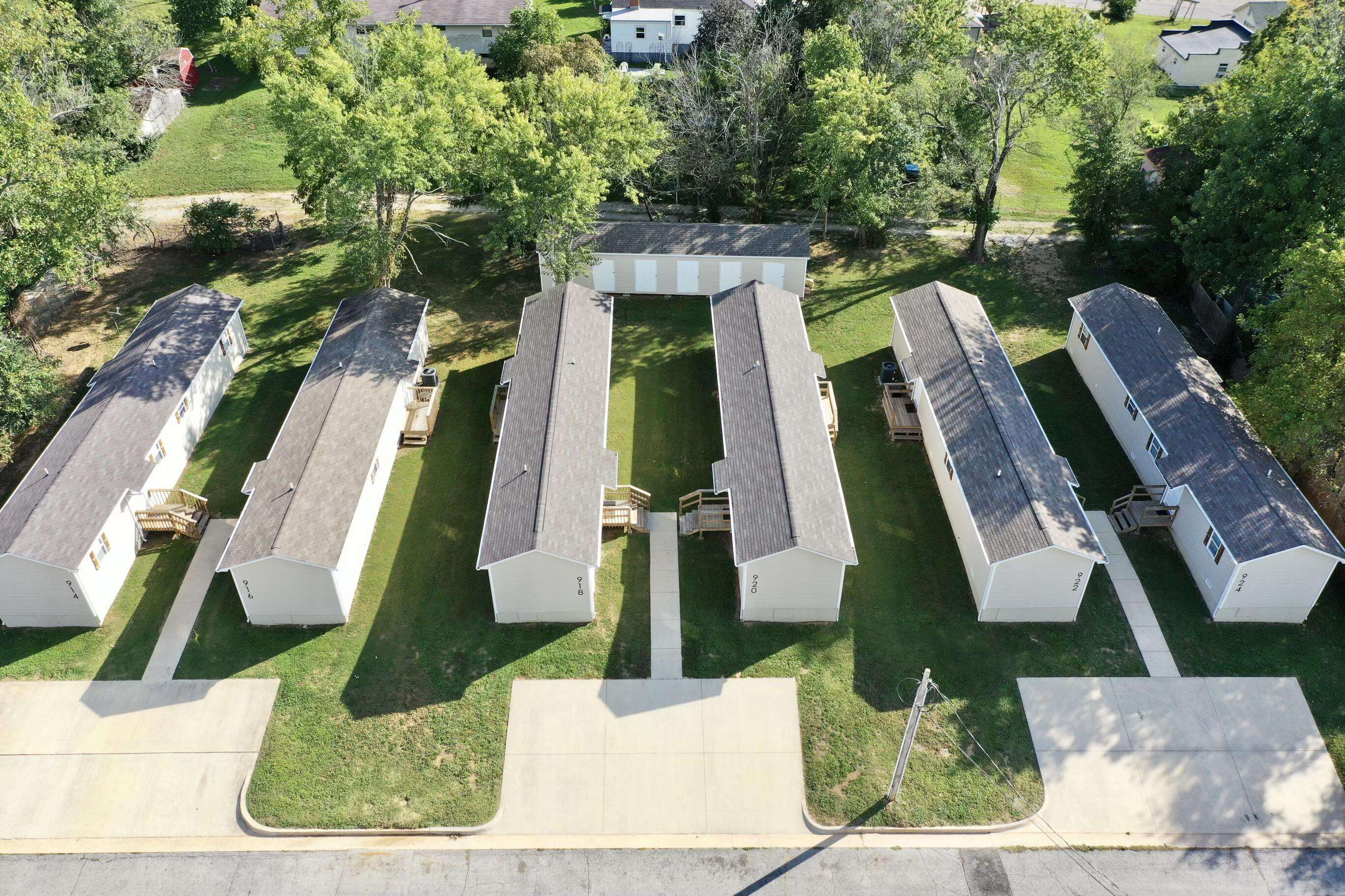 914-924 Renfrow & 204 W Trish Knight, West Plains, MO 65775