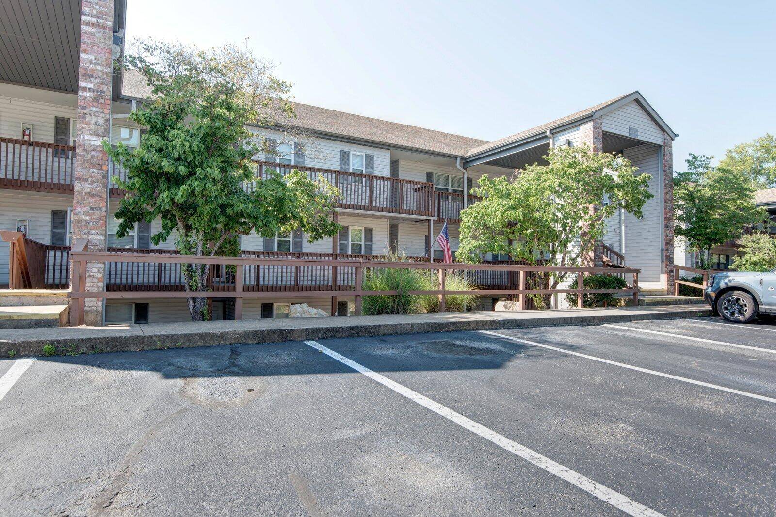2529 State Highway 176 #B12, Rockaway Beach, MO 65740