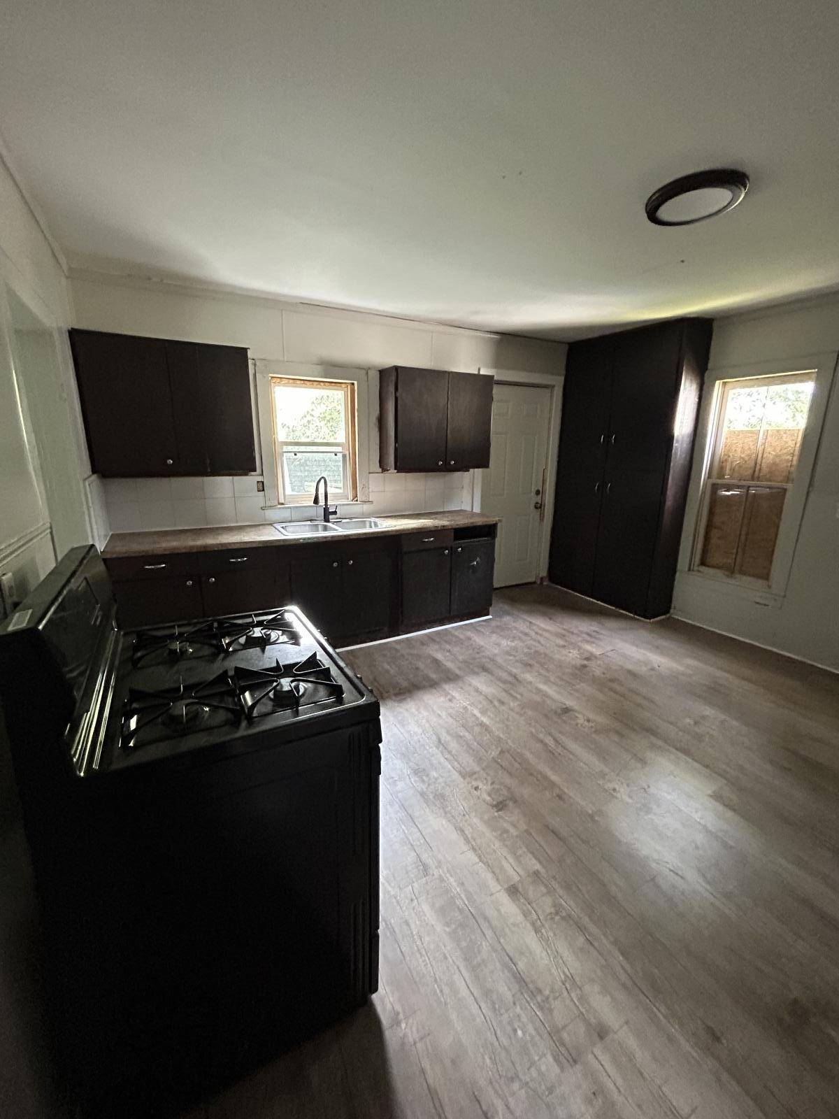 714 W 2nd ST, Webb City, MO 64870