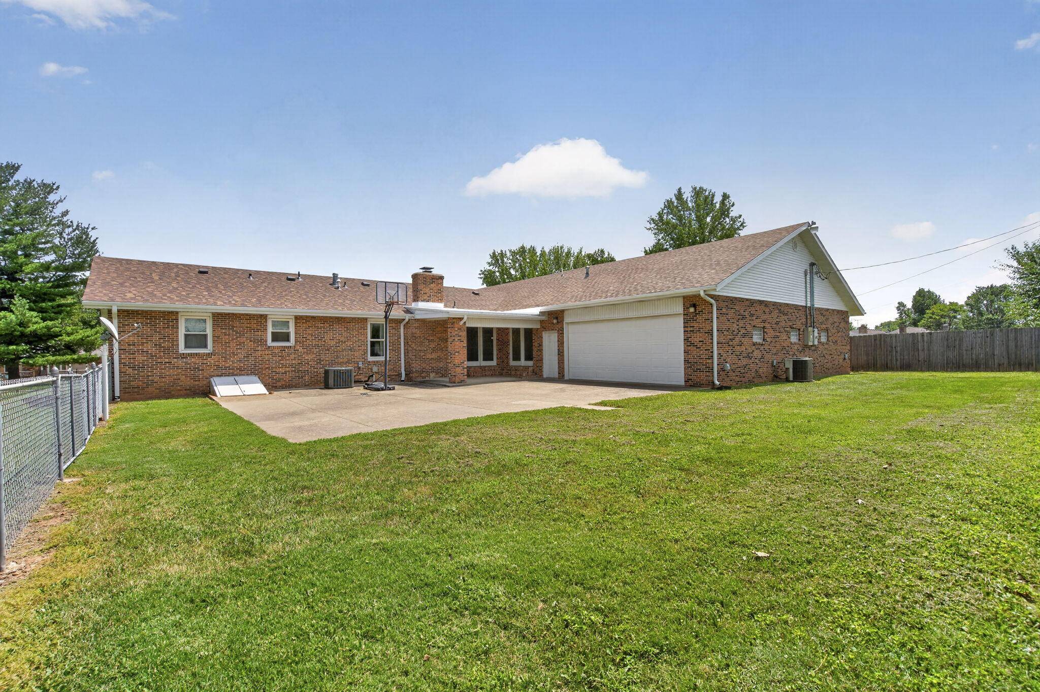 421 S Troy AVE, Springfield, MO 65802