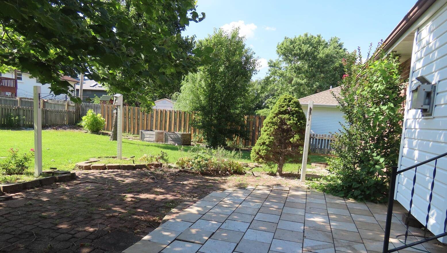 3877 S Cottage AVE, Springfield, MO 65807