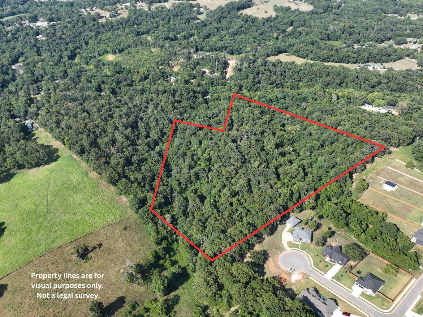000 Rader RD, Rogers, AR 72756