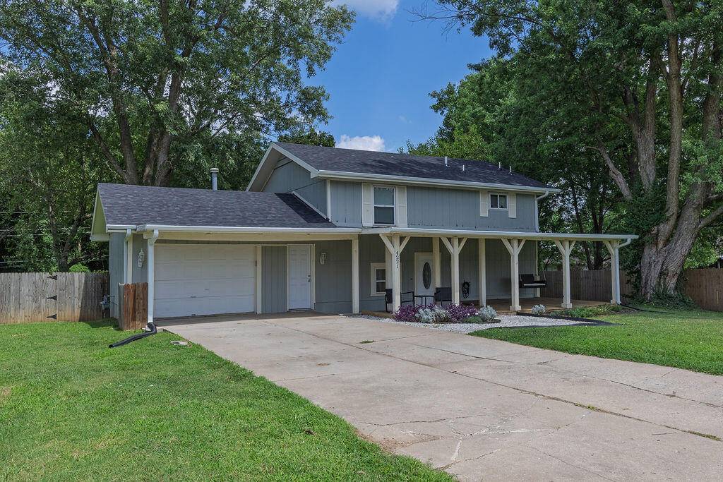 4221 W La Siesta PL, Springfield, MO 65802