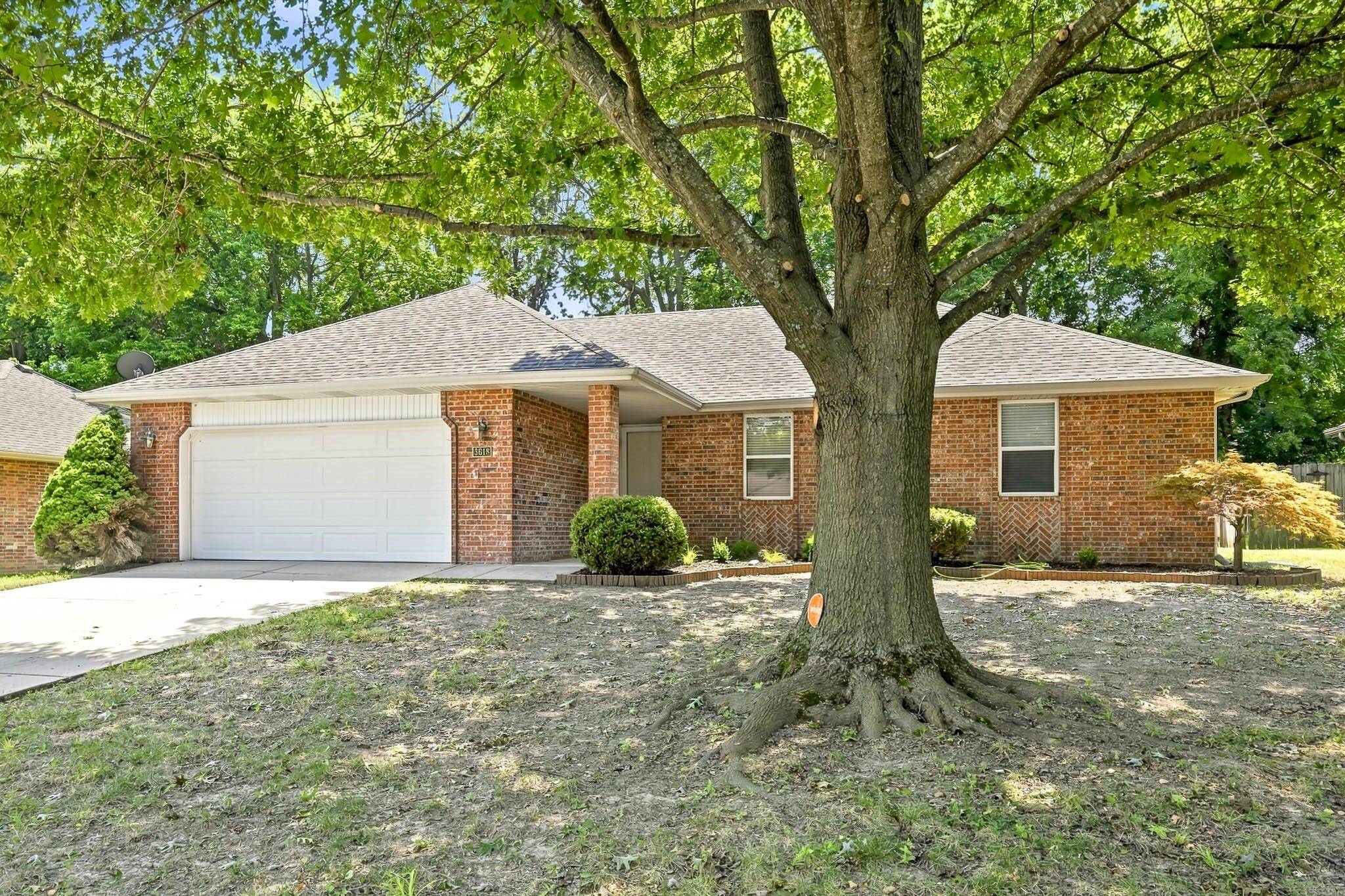 3618 W Vincent DR, Springfield, MO 65810