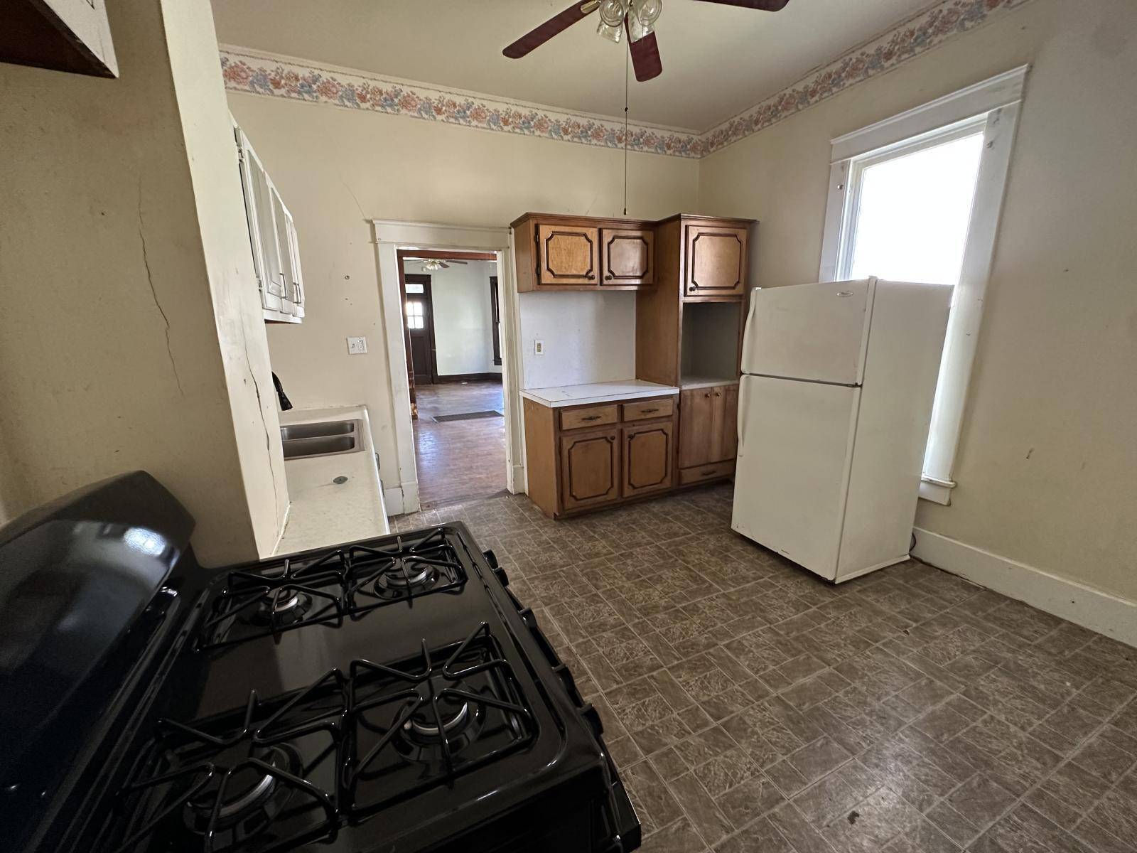710 W 2nd ST, Webb City, MO 64870