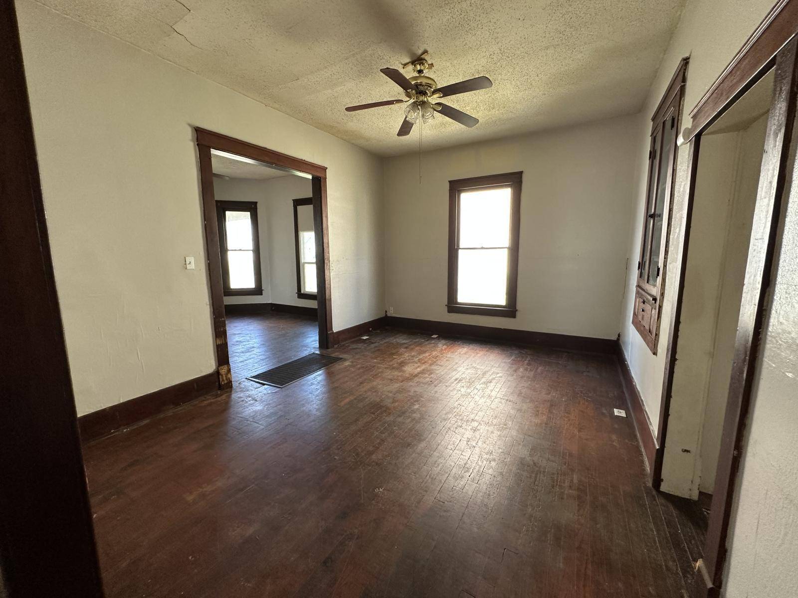 710 W 2nd ST, Webb City, MO 64870