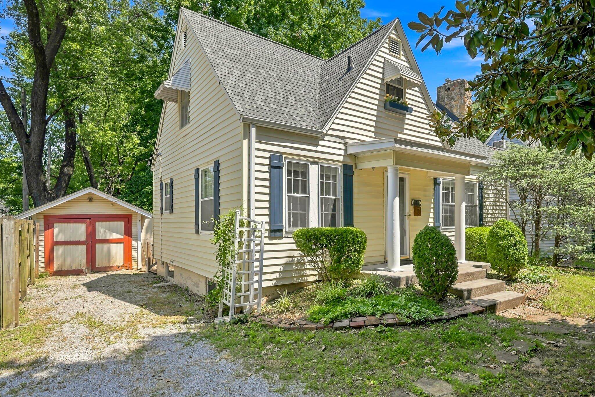 1113 E Washita ST, Springfield, MO 65807