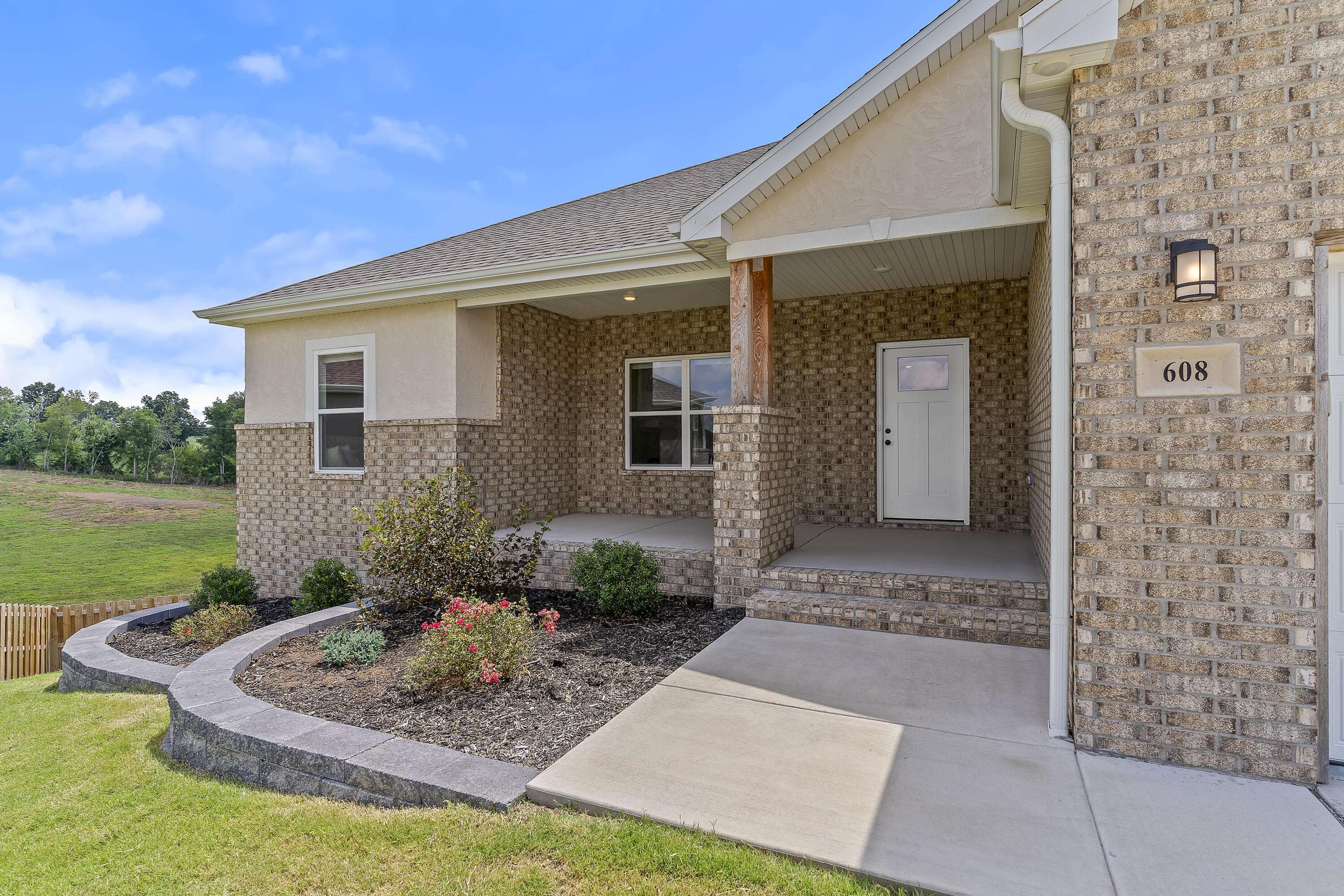 608 N Baywood DR, Nixa, MO 65714