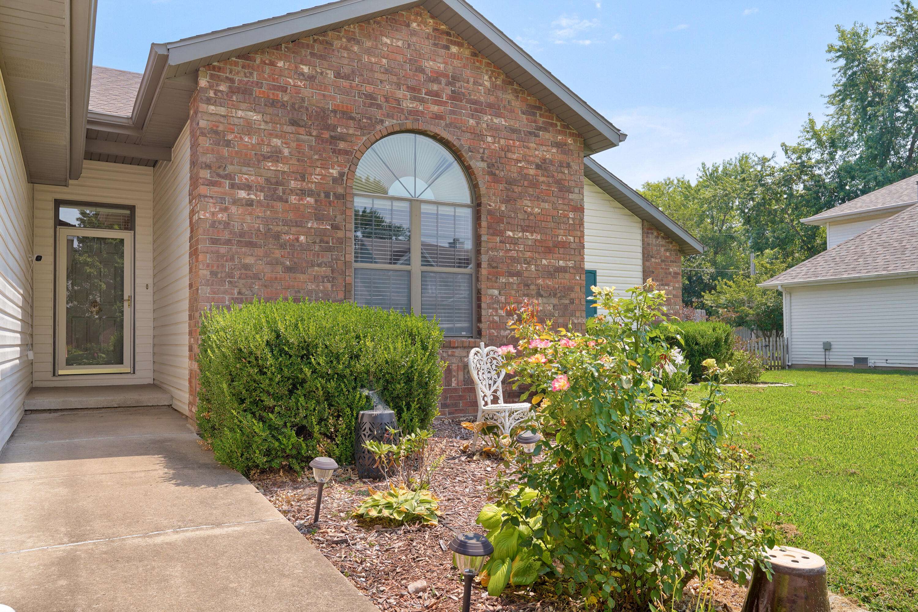 212 N Meadow ST, Nixa, MO 65714