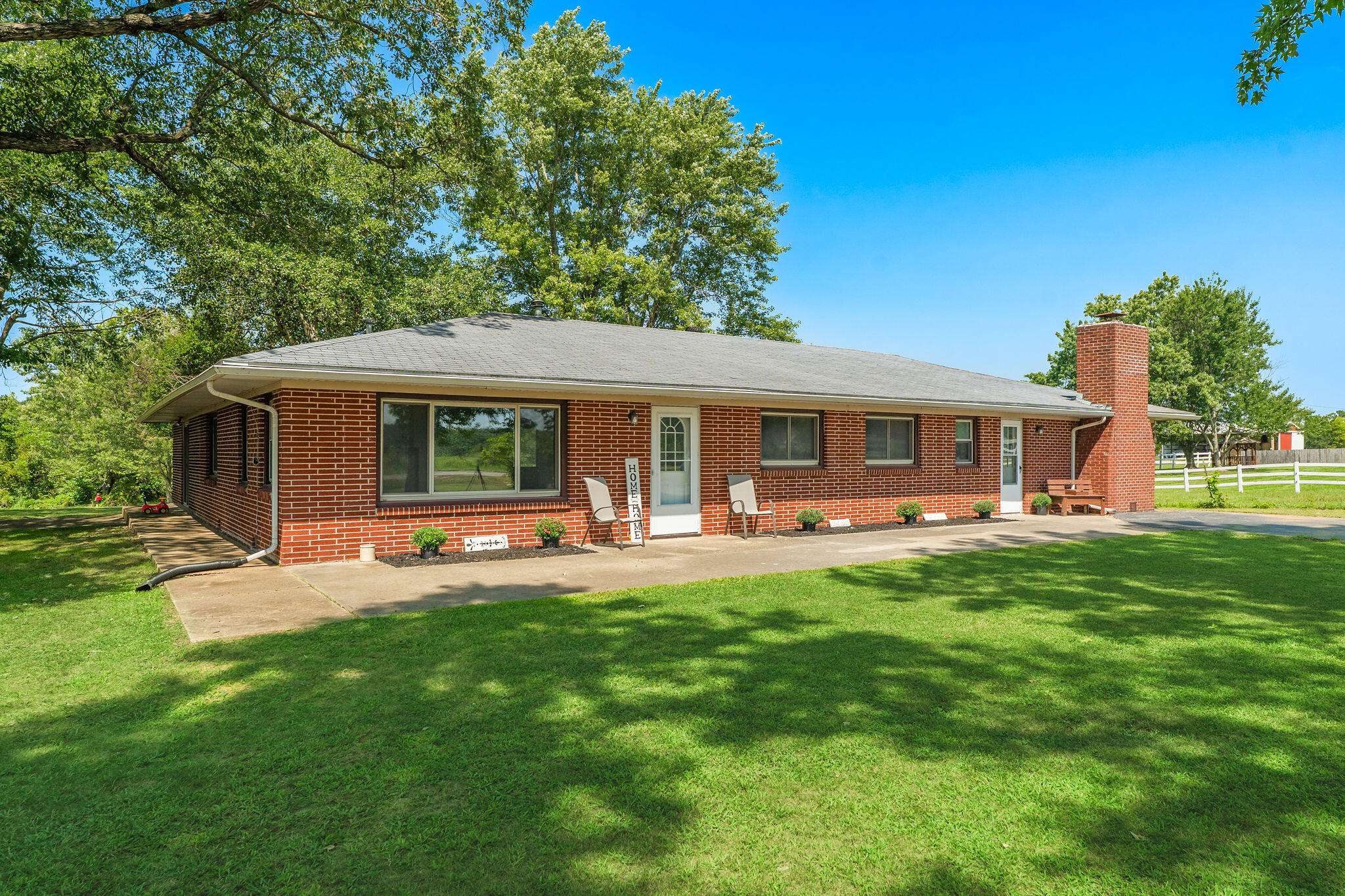 1070 S Diggins Main ST, Seymour, MO 65746