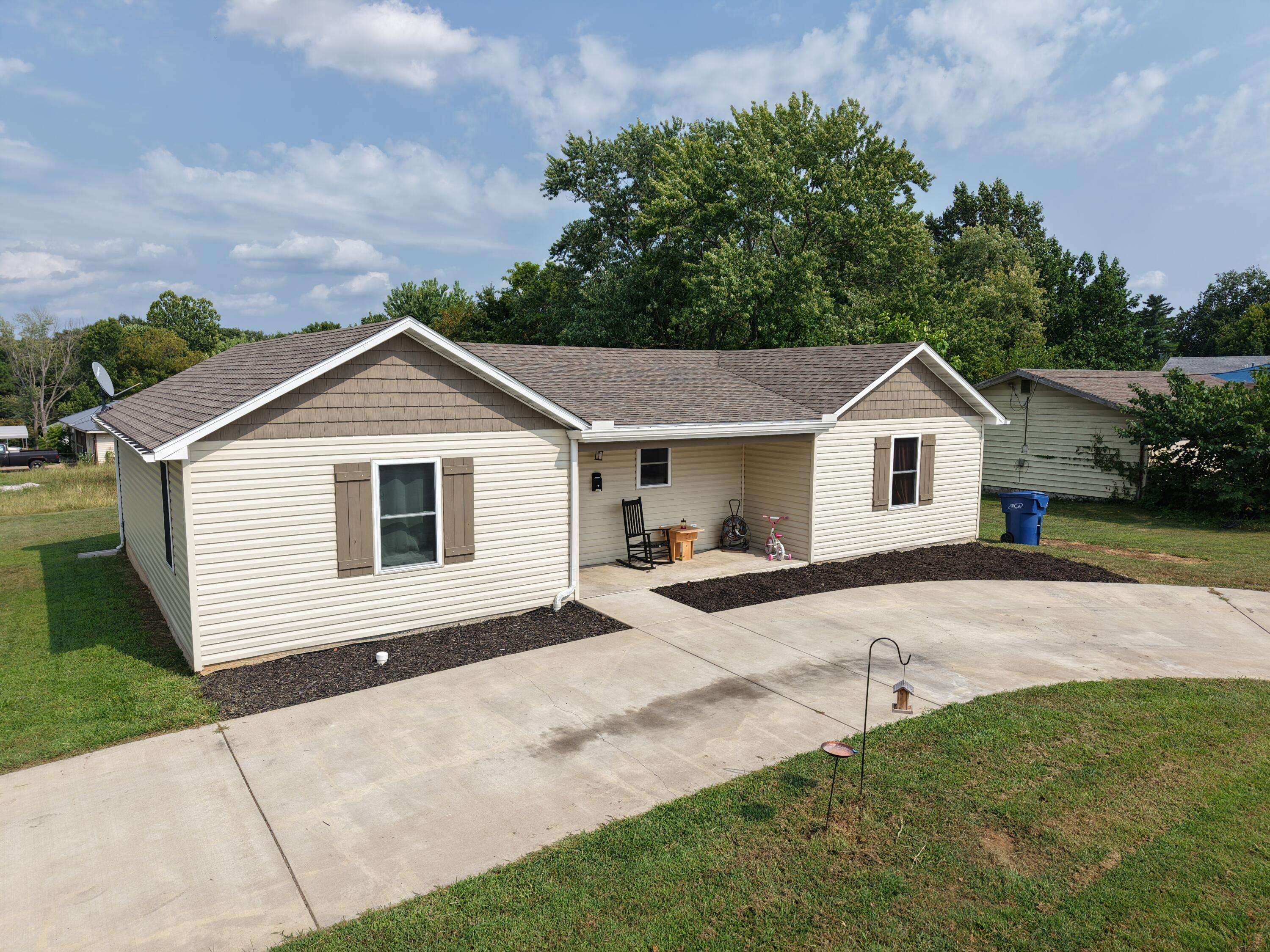 1102 Thomasville RD, Houston, MO 65483