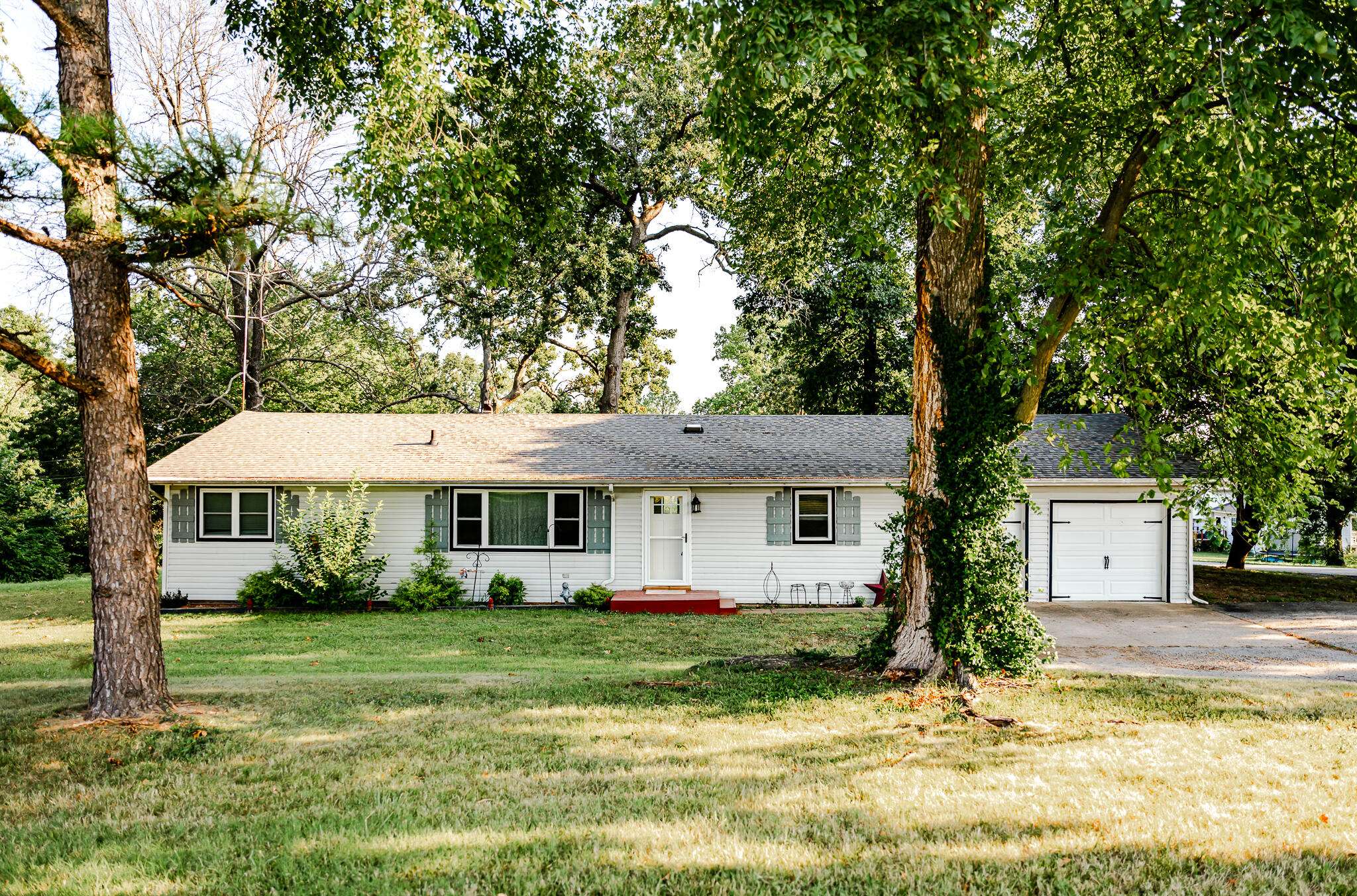 977 W Crestwood DR, Monett, MO 65708
