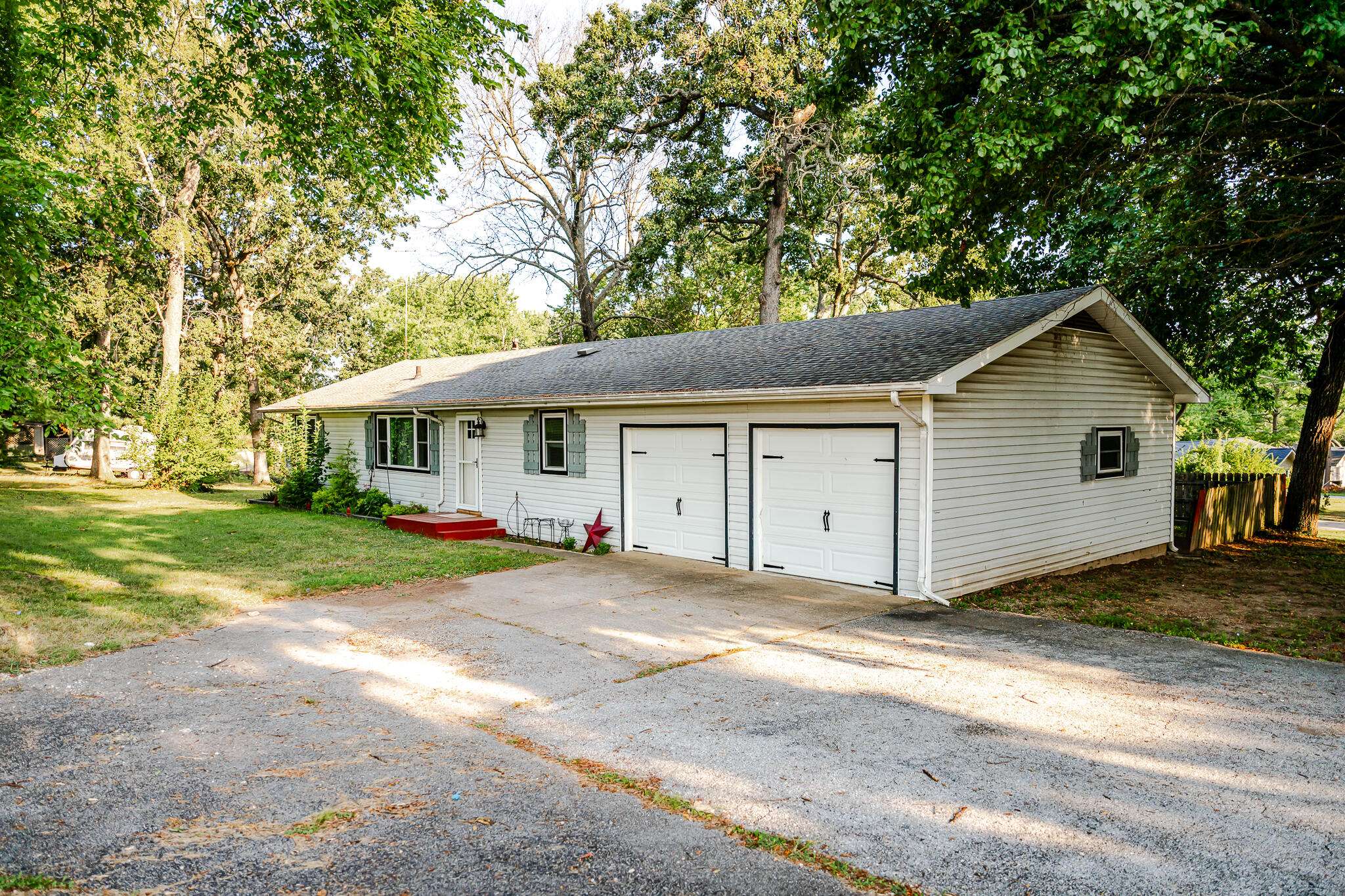 977 W Crestwood DR, Monett, MO 65708