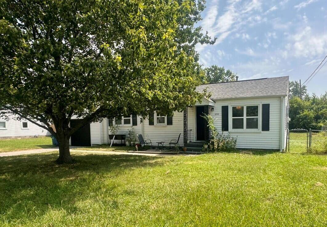 1846 Hazel AVE, Carthage, MO 64836