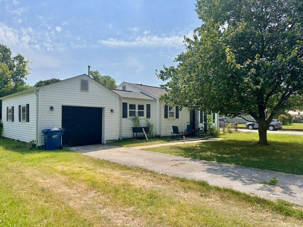 1846 Hazel AVE, Carthage, MO 64836