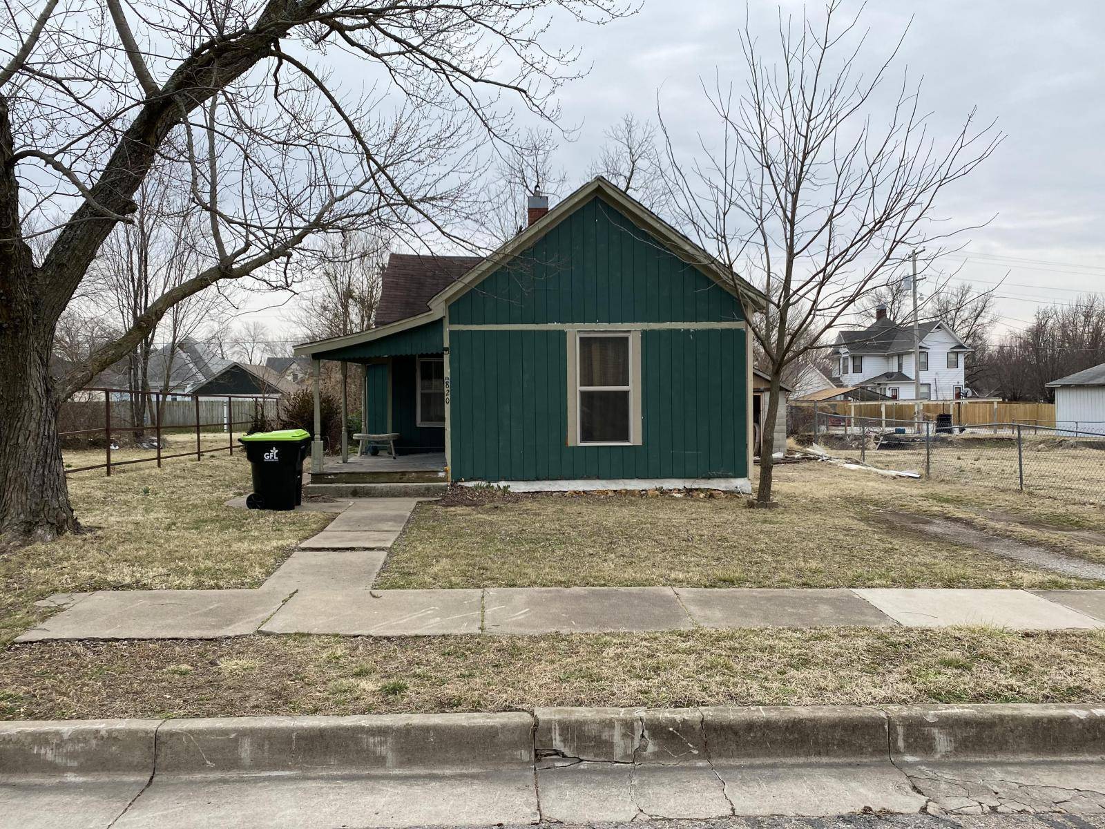 820 W 1st ST, Webb City, MO 64870