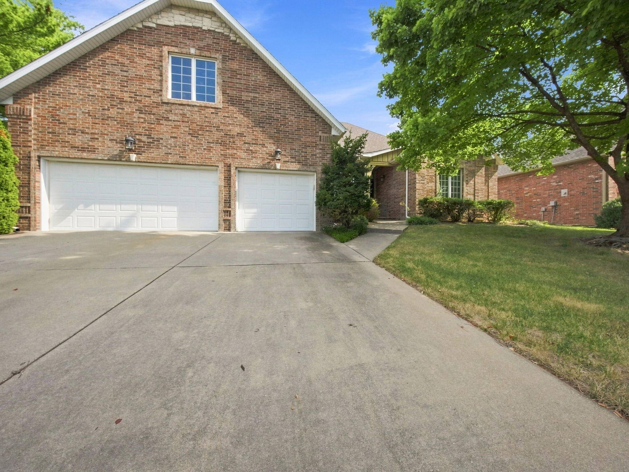 3411 E Anne ST, Ozark, MO 65721