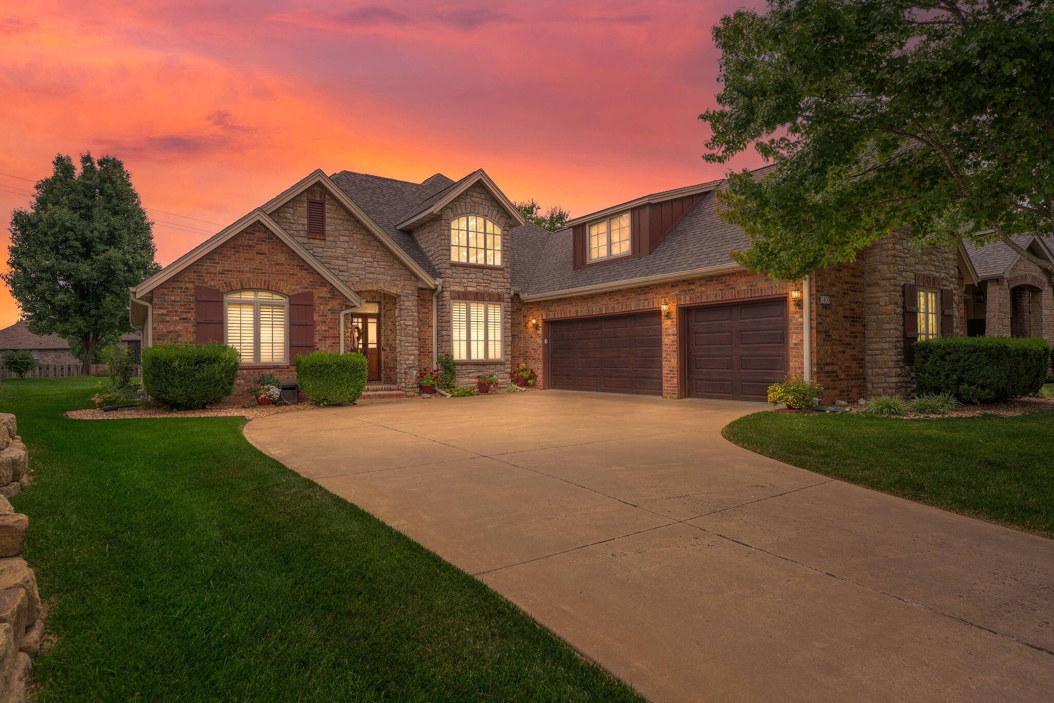 1409 N Wicklow RD, Nixa, MO 65714